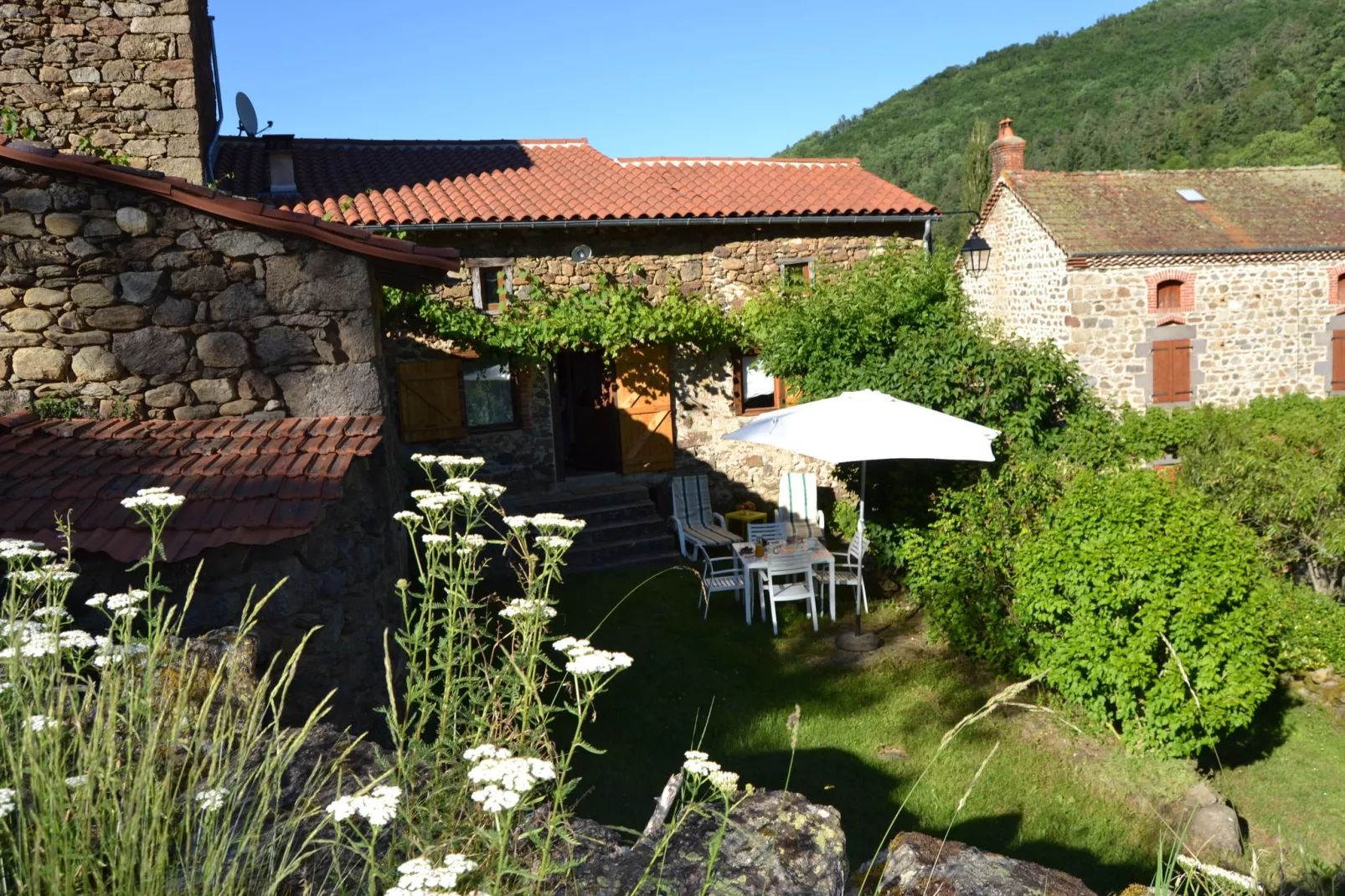 Gite du Pradal-Exterior summer
