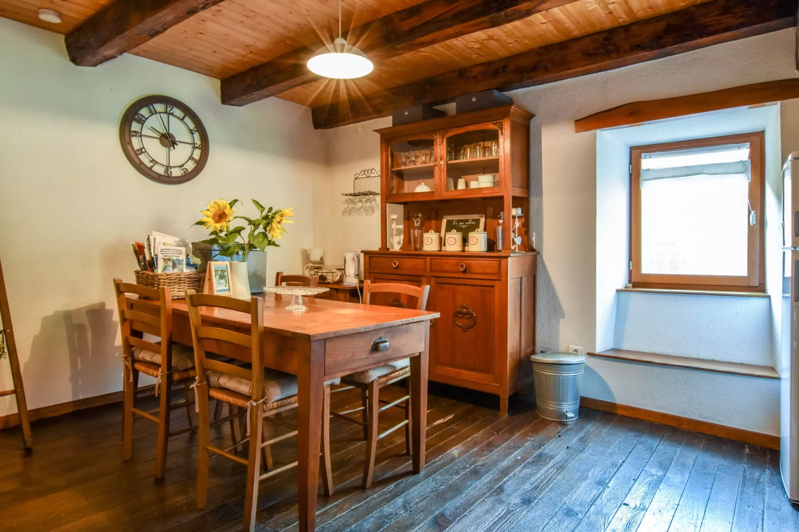 Gite du Pradal-Dining room