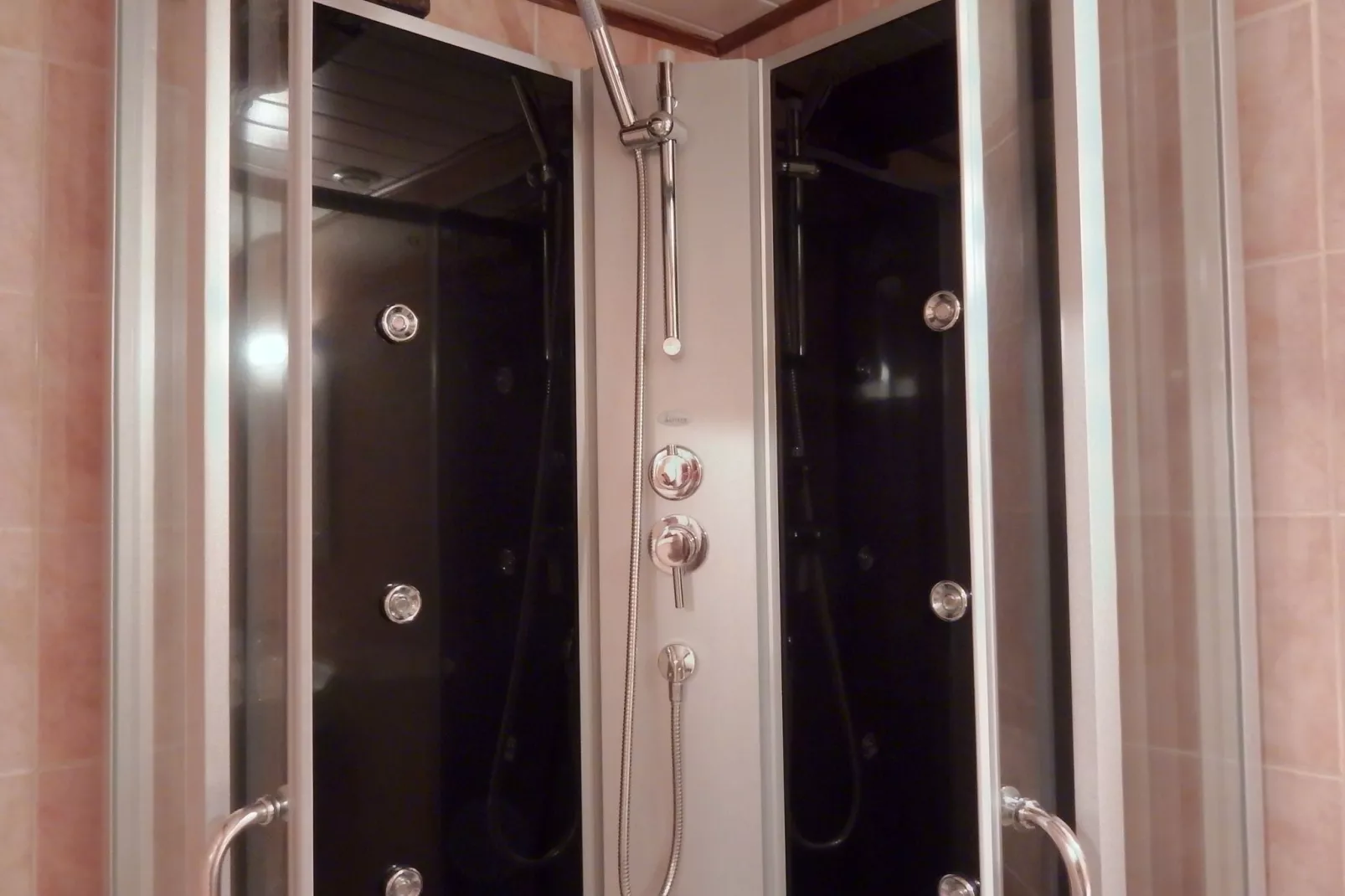 Gite du Pradal-Bathroom