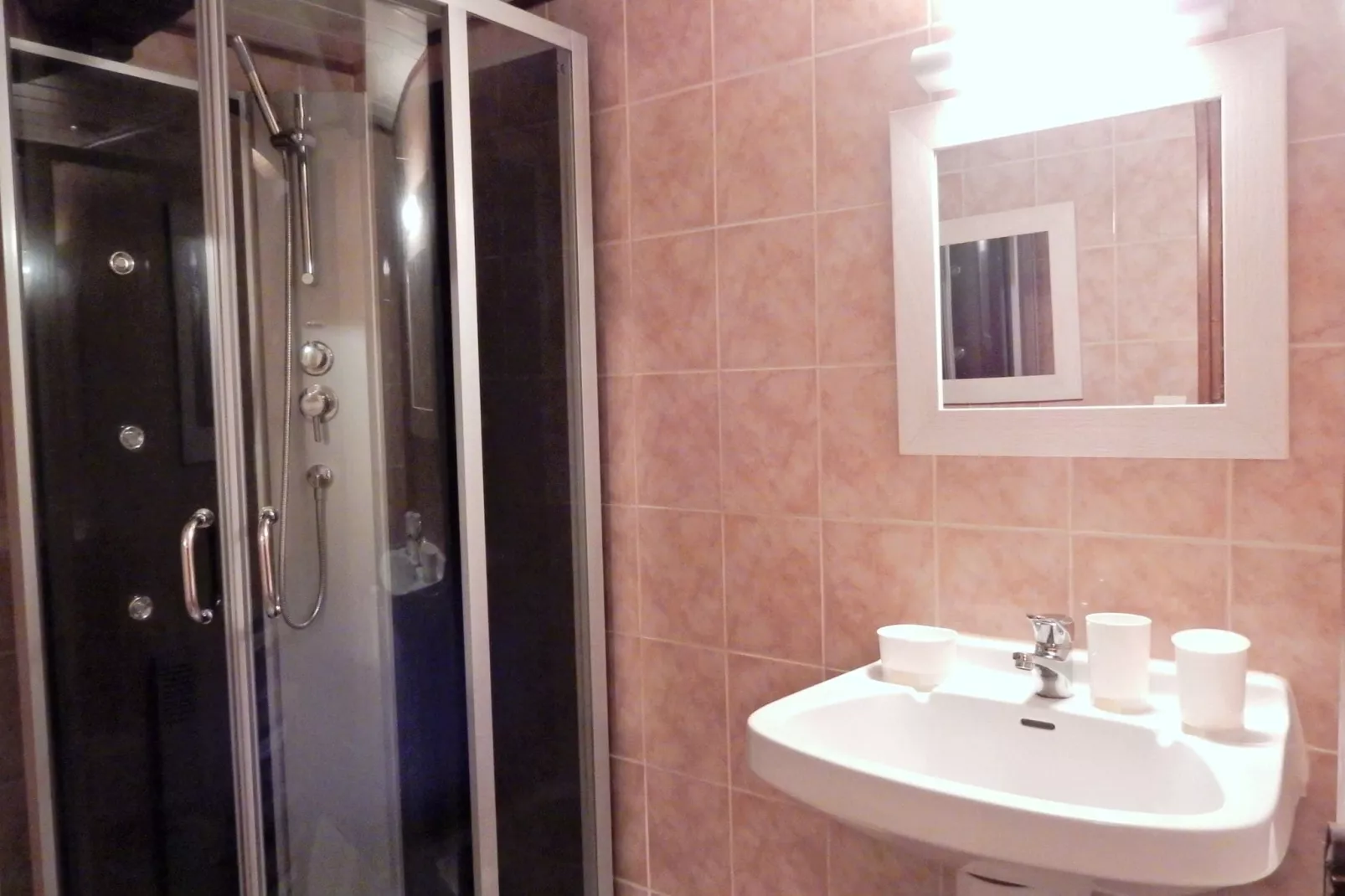 Gite du Pradal-Bathroom