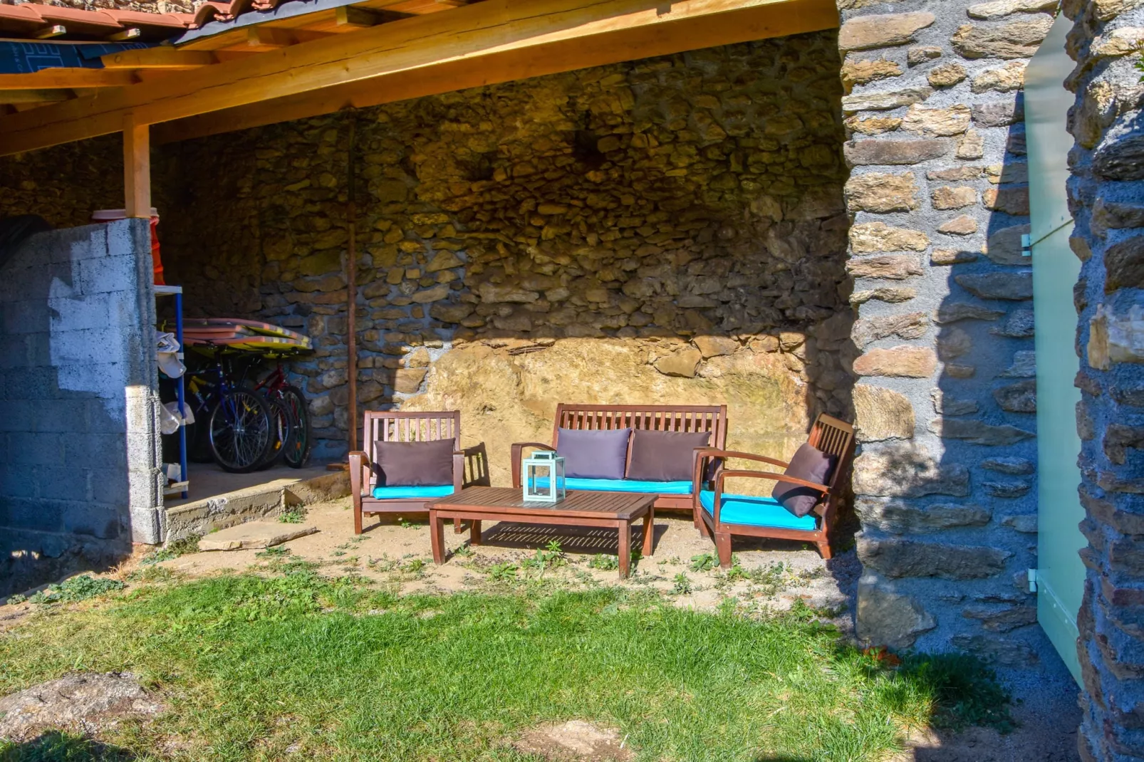 Rougeac-Terrace balcony