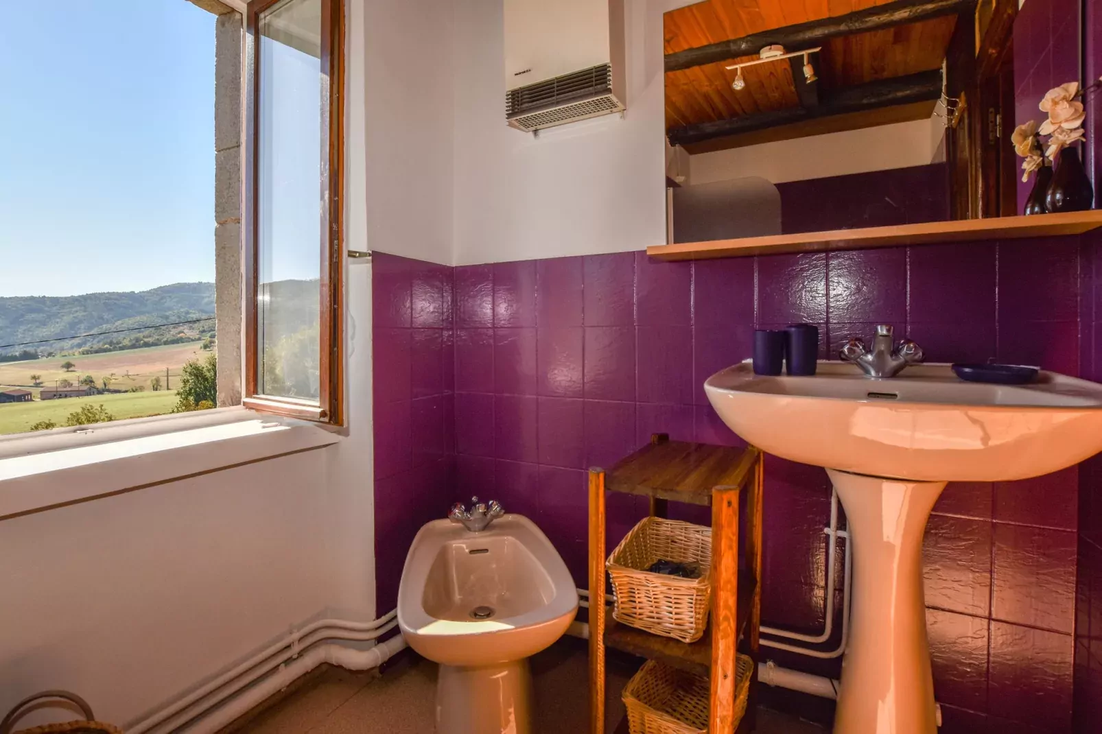 Rougeac-Bathroom