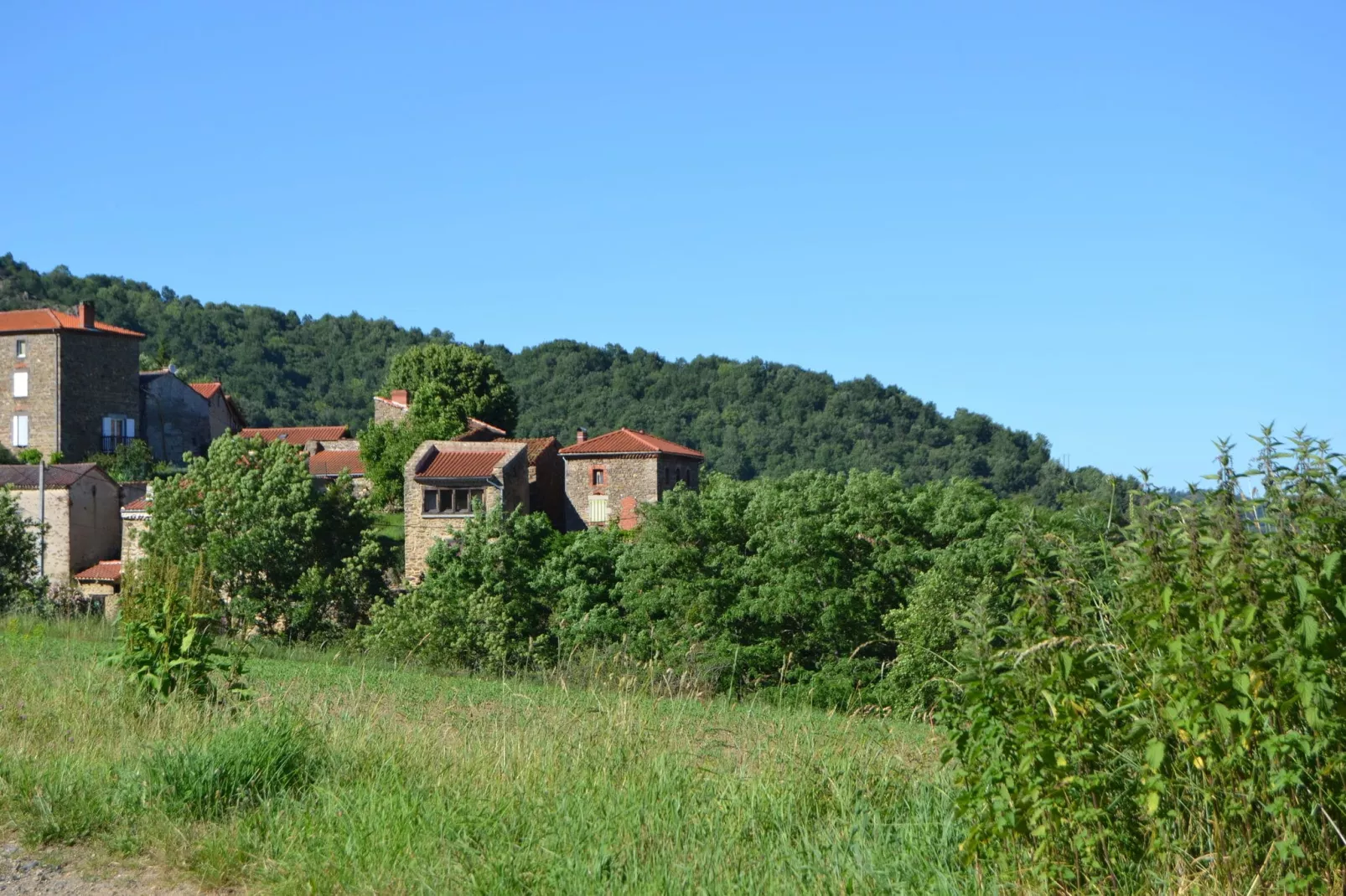 Rougeac-Exterior summer