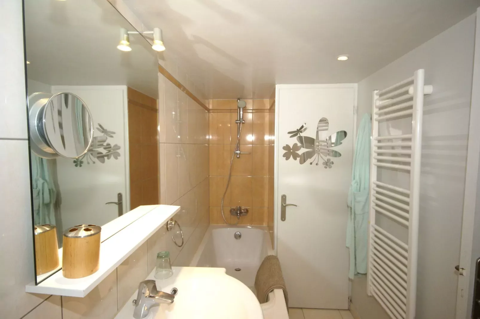 Les Remparts Fleuris-Bathroom