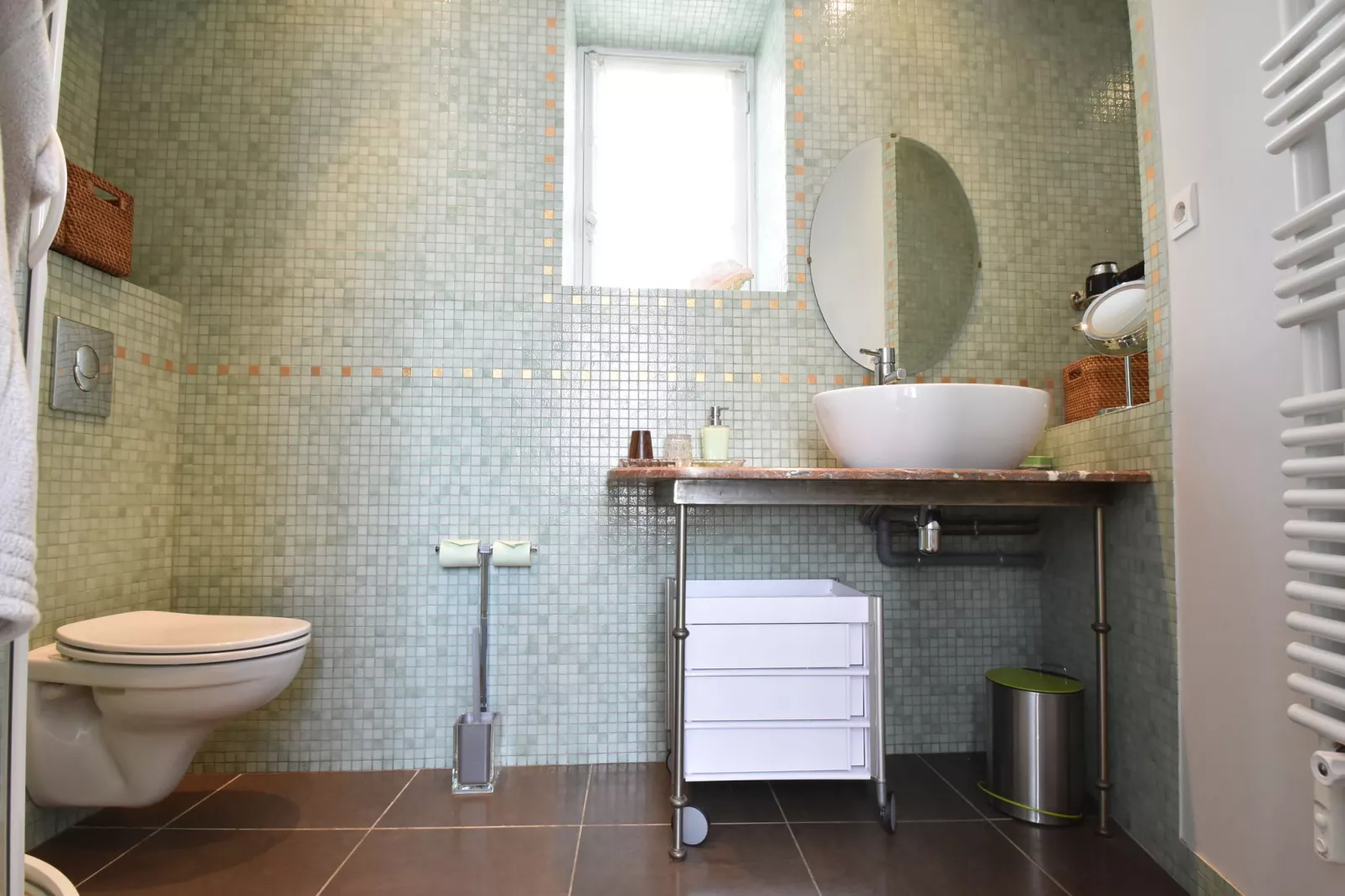 Les Remparts Fleuris-Bathroom