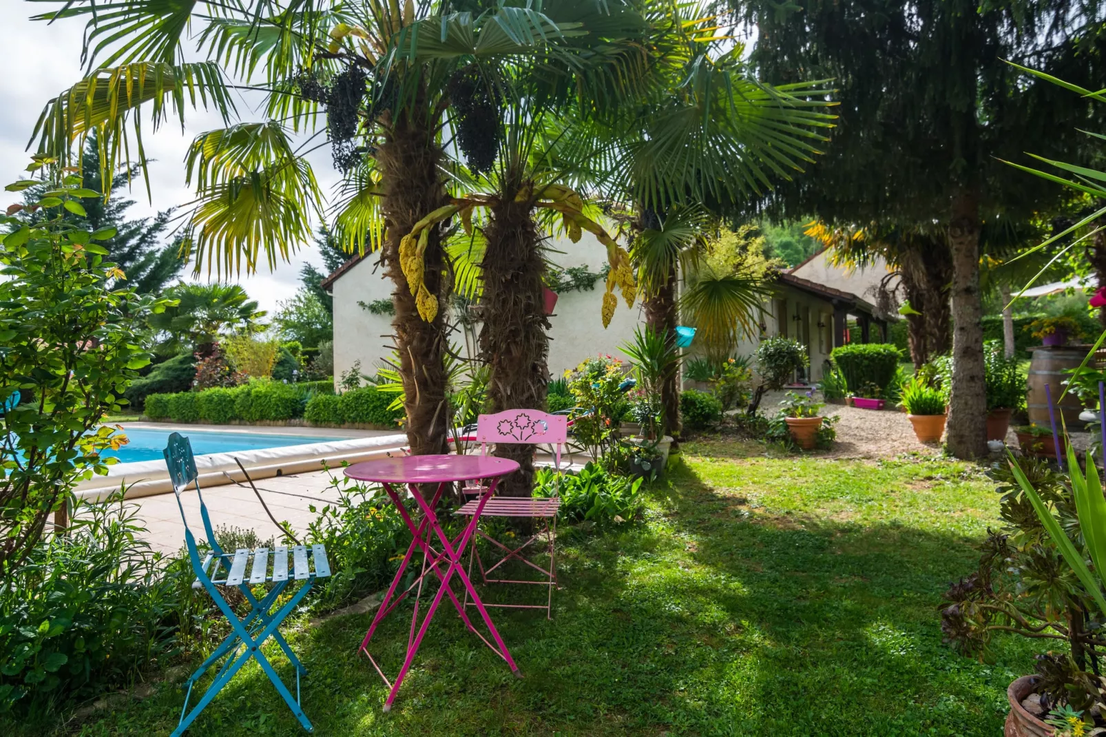 Maison de vacances Espere - Gardens in summer