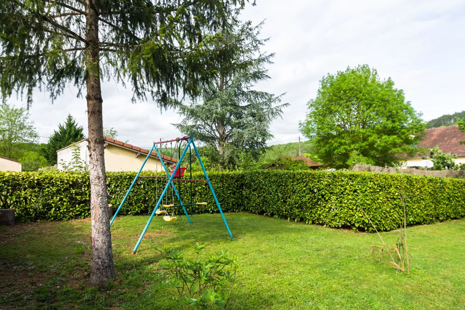 Maison de vacances Espere - Gardens in summer