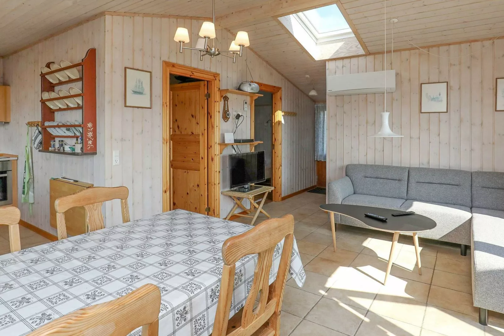 Seaside Escape in Hvalpsund - By Traum Ferienwohnungen-Indoor