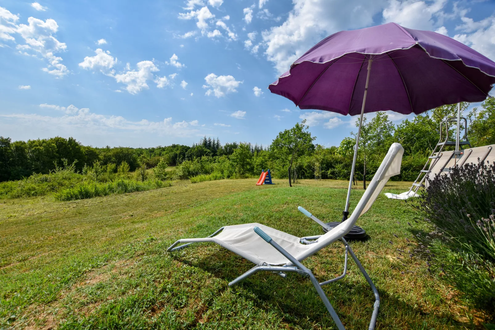 Le Repos près de Dordogne et Cahors-Aussicht Sommer