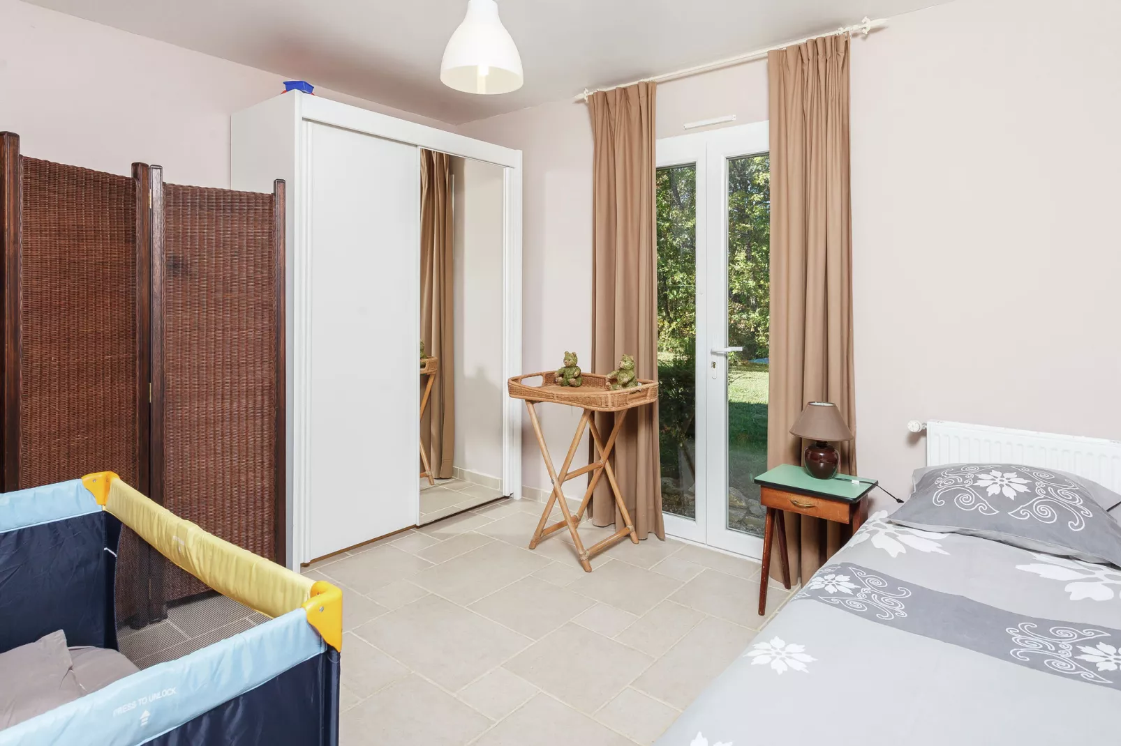 Le Repos près de Dordogne et Cahors-Schlafzimmer