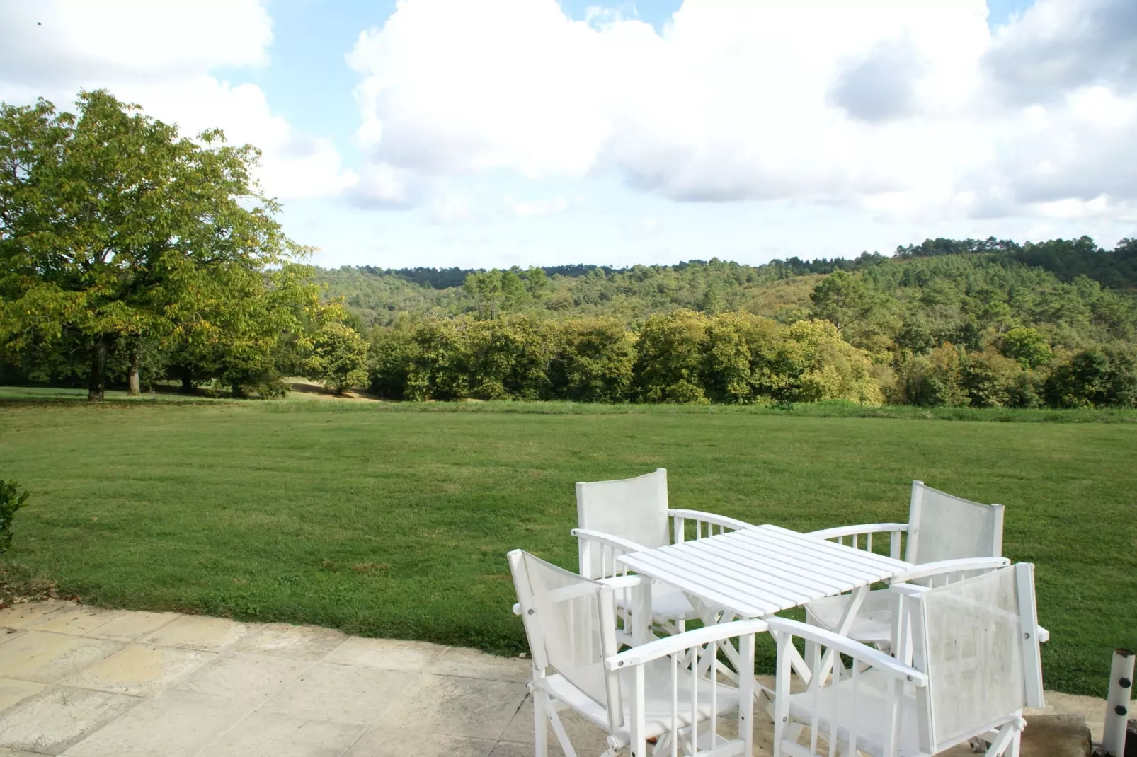 Maison de vacances Montcléra Cournes 8 pers-Gärten Sommer
