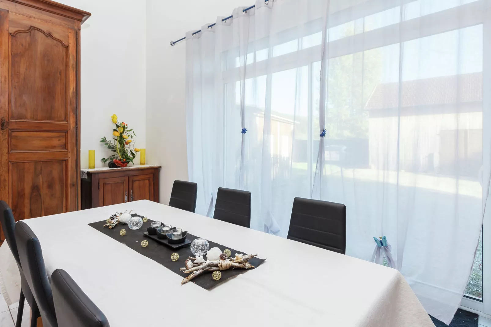 Maison de vacances Cazals-Dining room