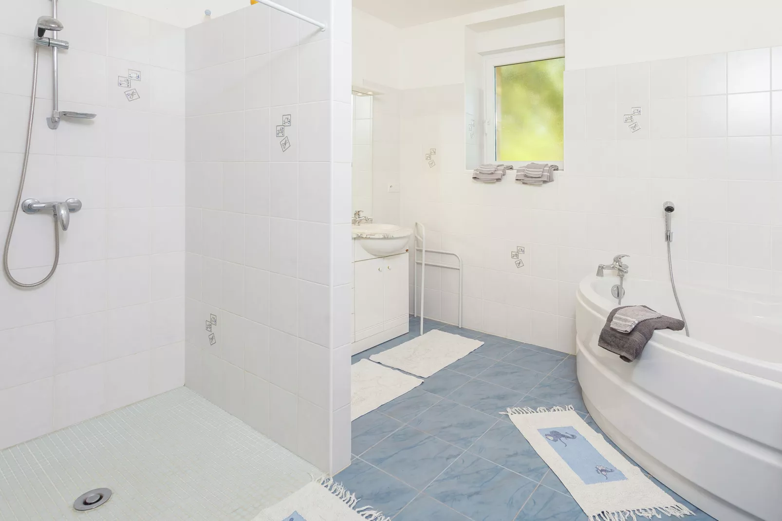 Maison de vacances Cazals-Bathroom