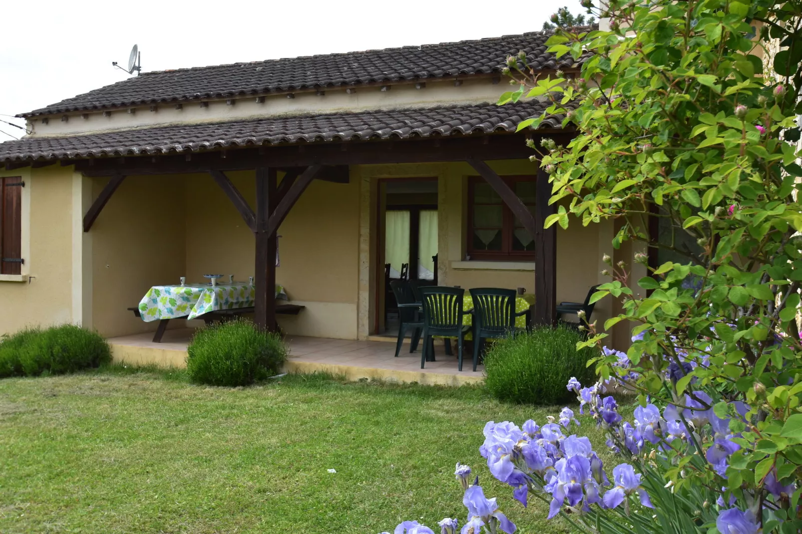 Maison belle vue-Gardens summer