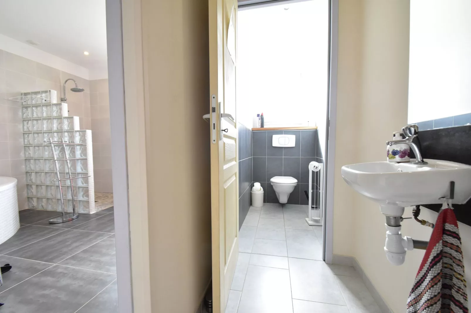 Maison de vacances Montcléra Les Gunies-Salle de bain