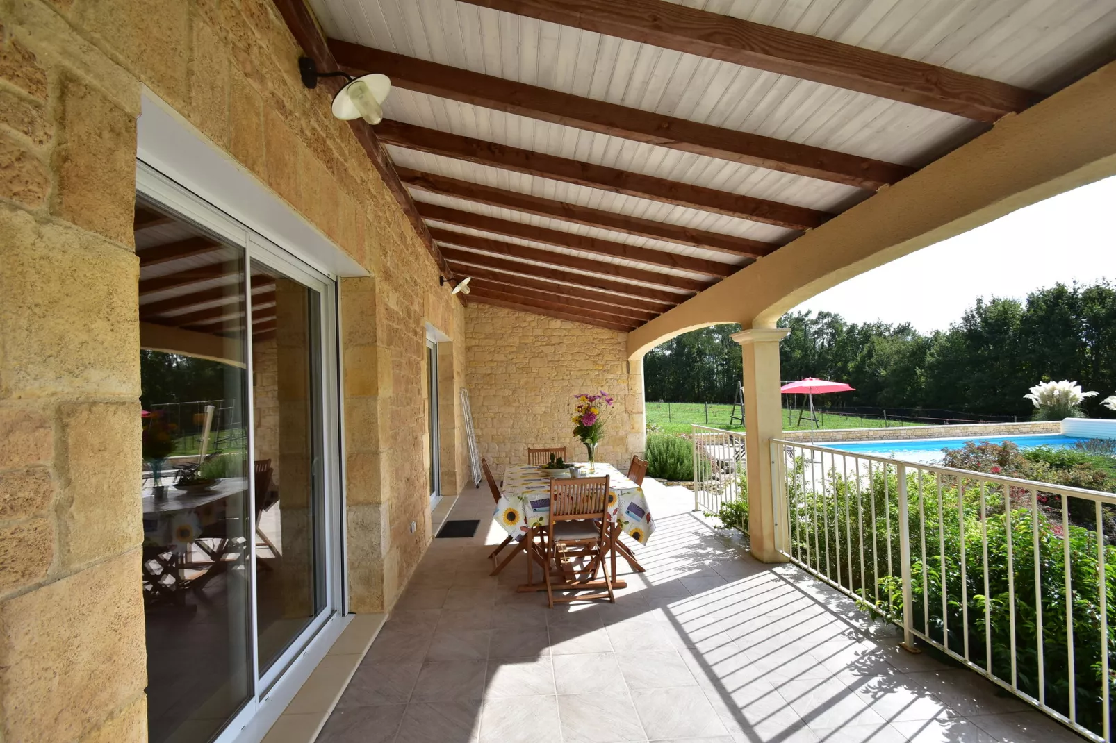 Maison de vacances Montcléra Les Gunies-Balcon-terrasse