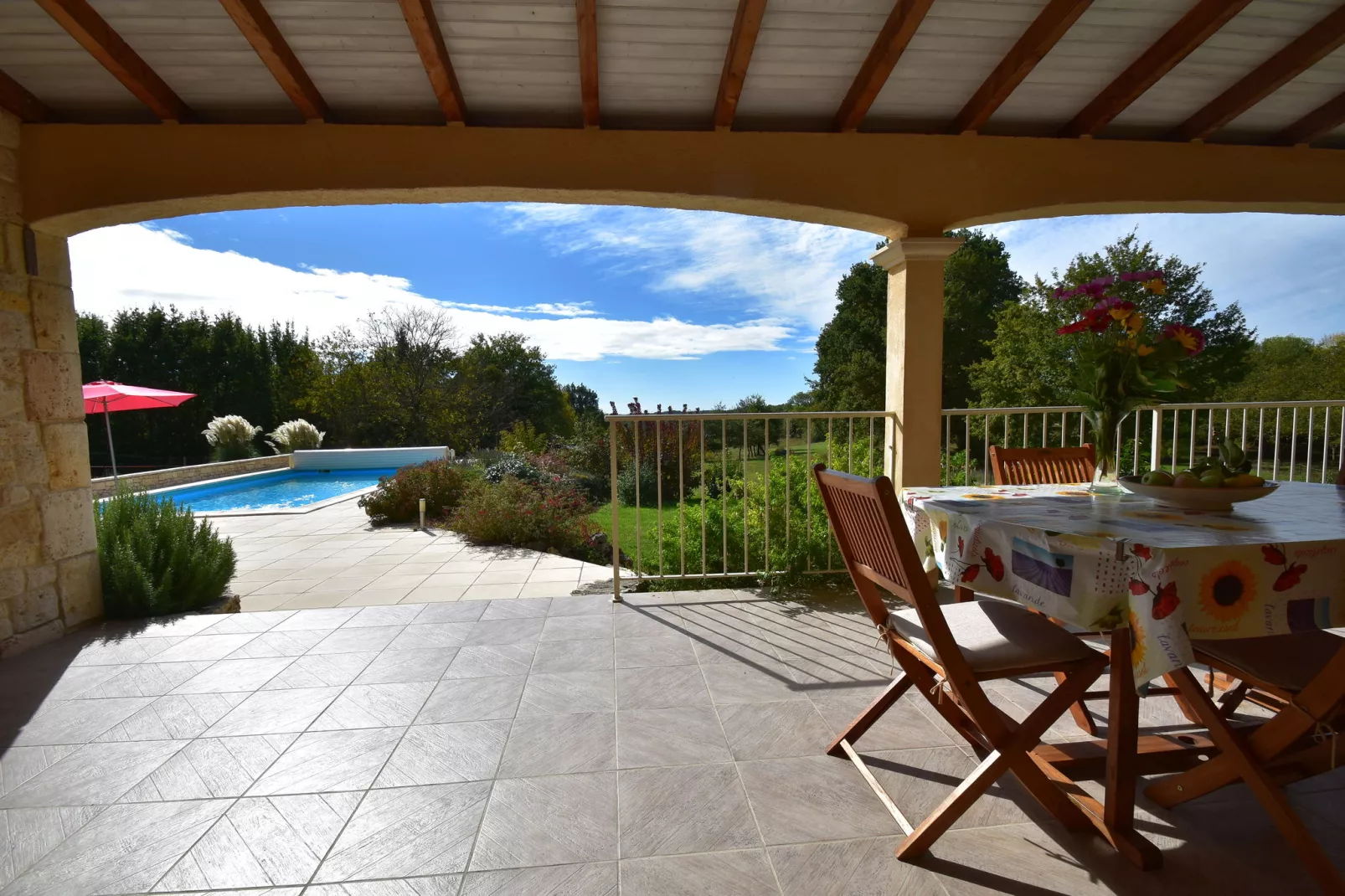 Maison de vacances Montcléra Les Gunies-Balcon-terrasse