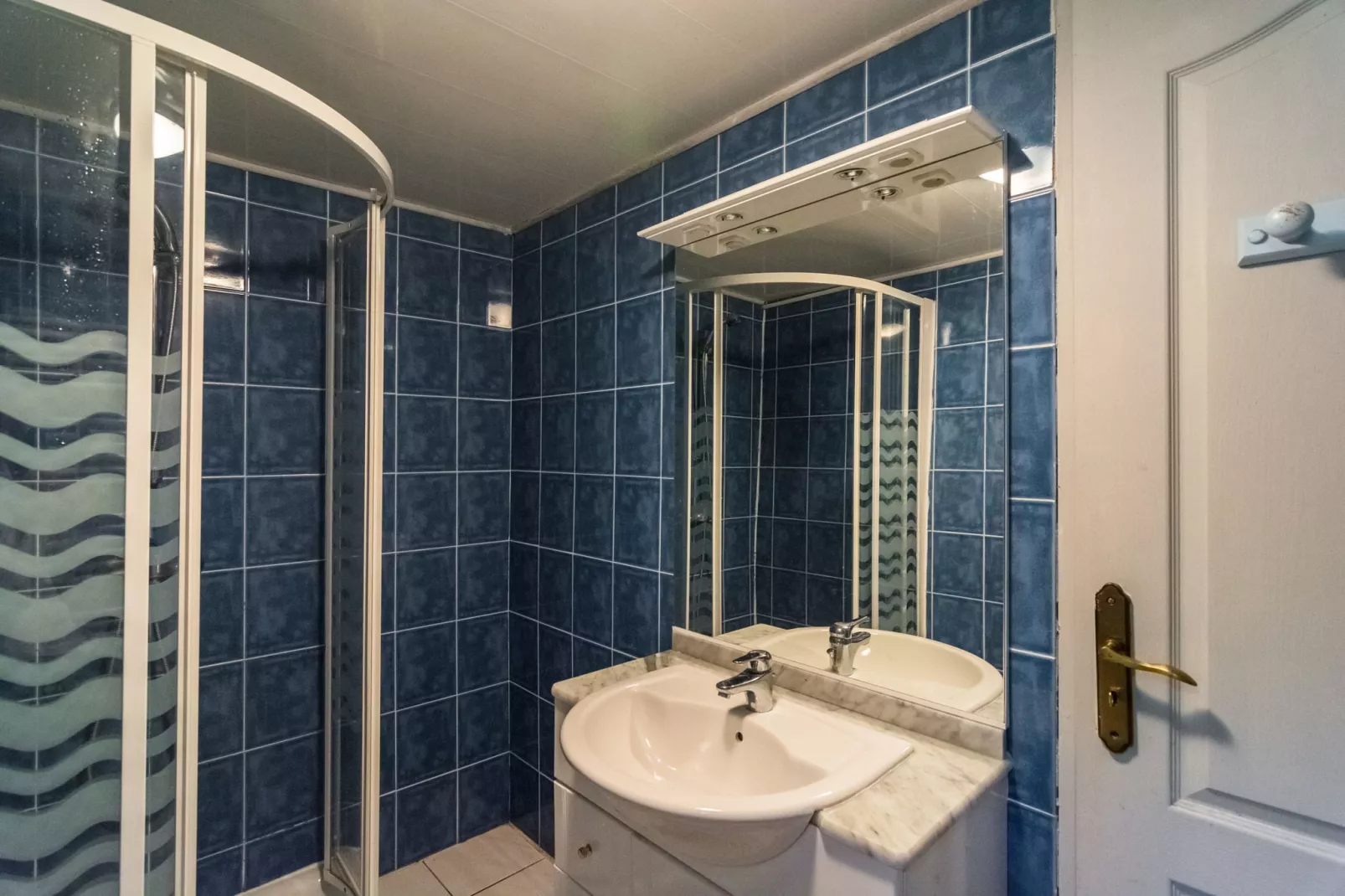 Maison de vacances Blanquefort Sur Briolance 12 pers-Bathroom