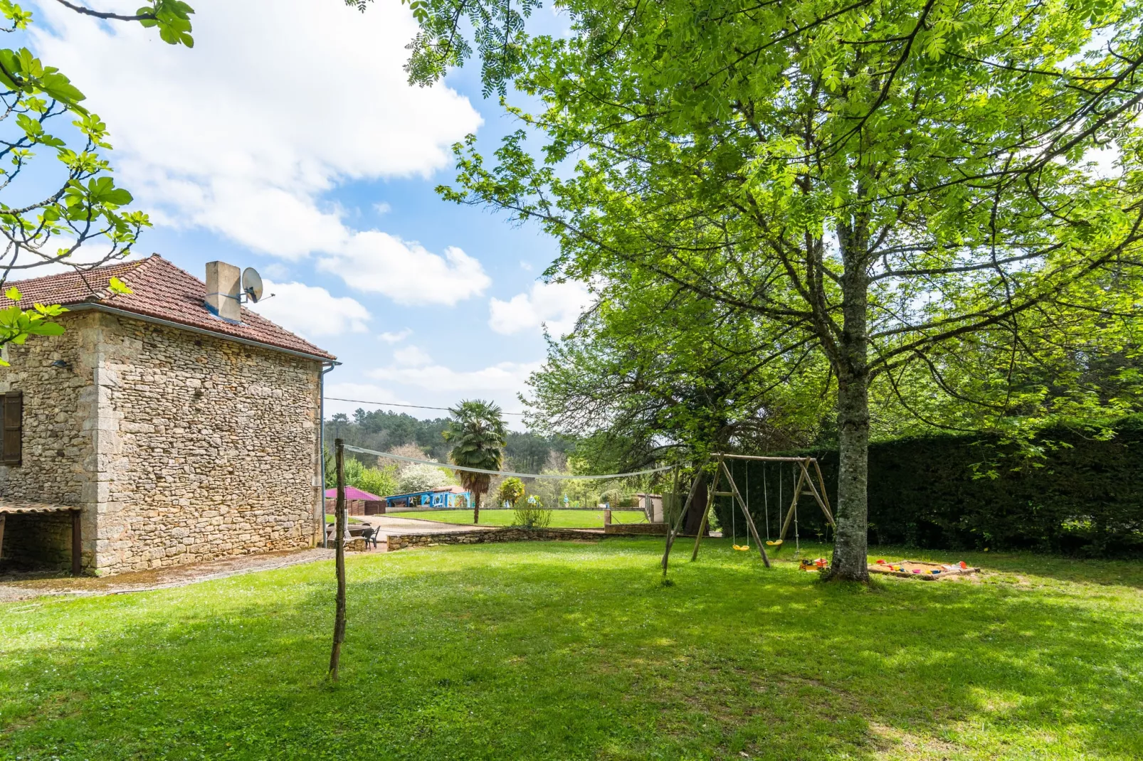 Maison de vacances Blanquefort Sur Briolance 12 pers-Gardens summer