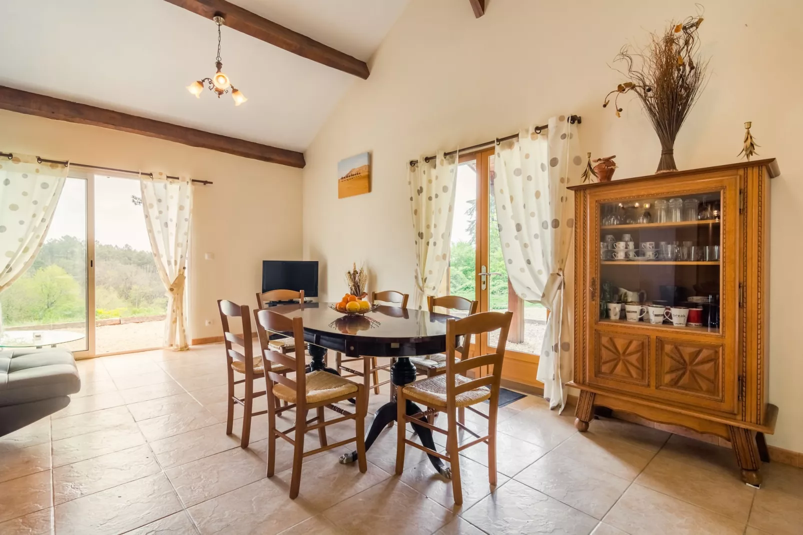 Maison de vacances Blanquefort sur Briolance 10 pers-Dining room