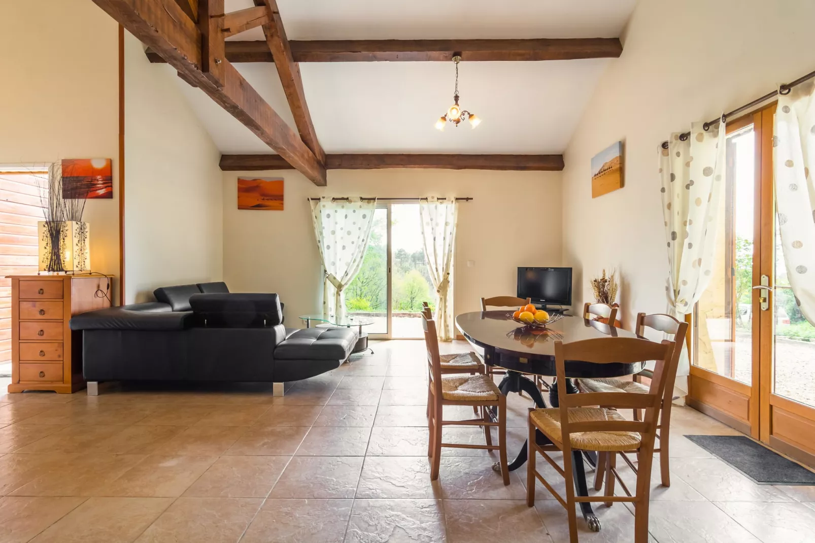 Maison de vacances Blanquefort sur Briolance 10 pers-Dining room