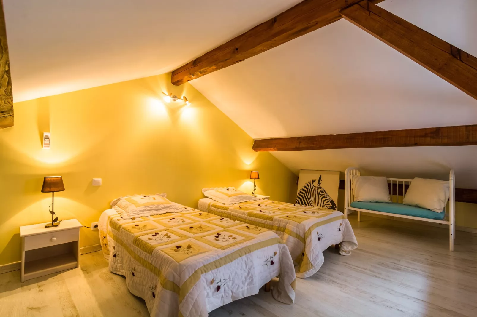 Maison de vacances Blanquefort sur Briolance 10 pers-Bedroom