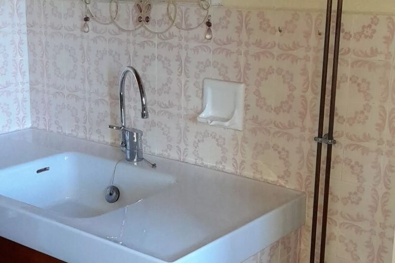 La Chataigne-Bathroom