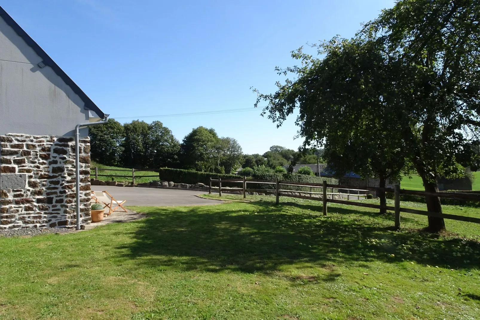 Ferienhaus Saint Ovin-Jardin d'été