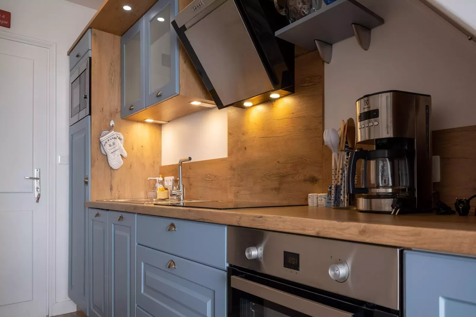 APPARTEMENT DUPLEX CHEZ LAURETTE-Kitchen