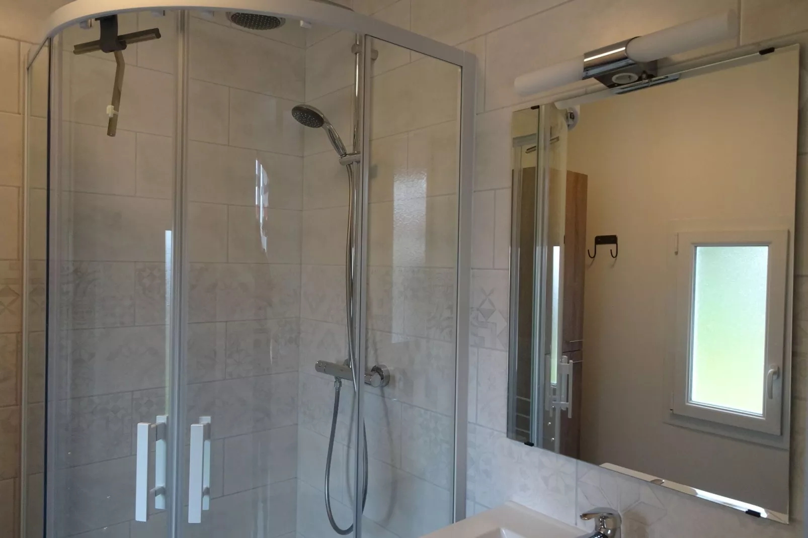 Holiday home Gouville sur Mer-Salle de bain