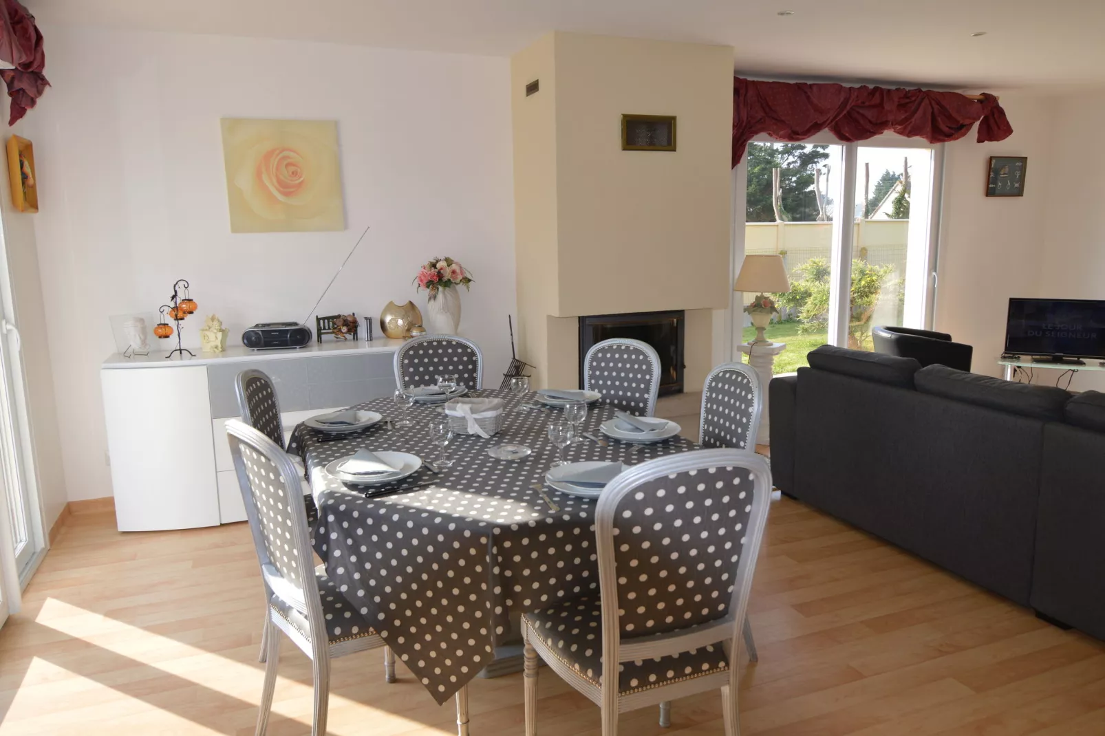 Caprera-Dining room