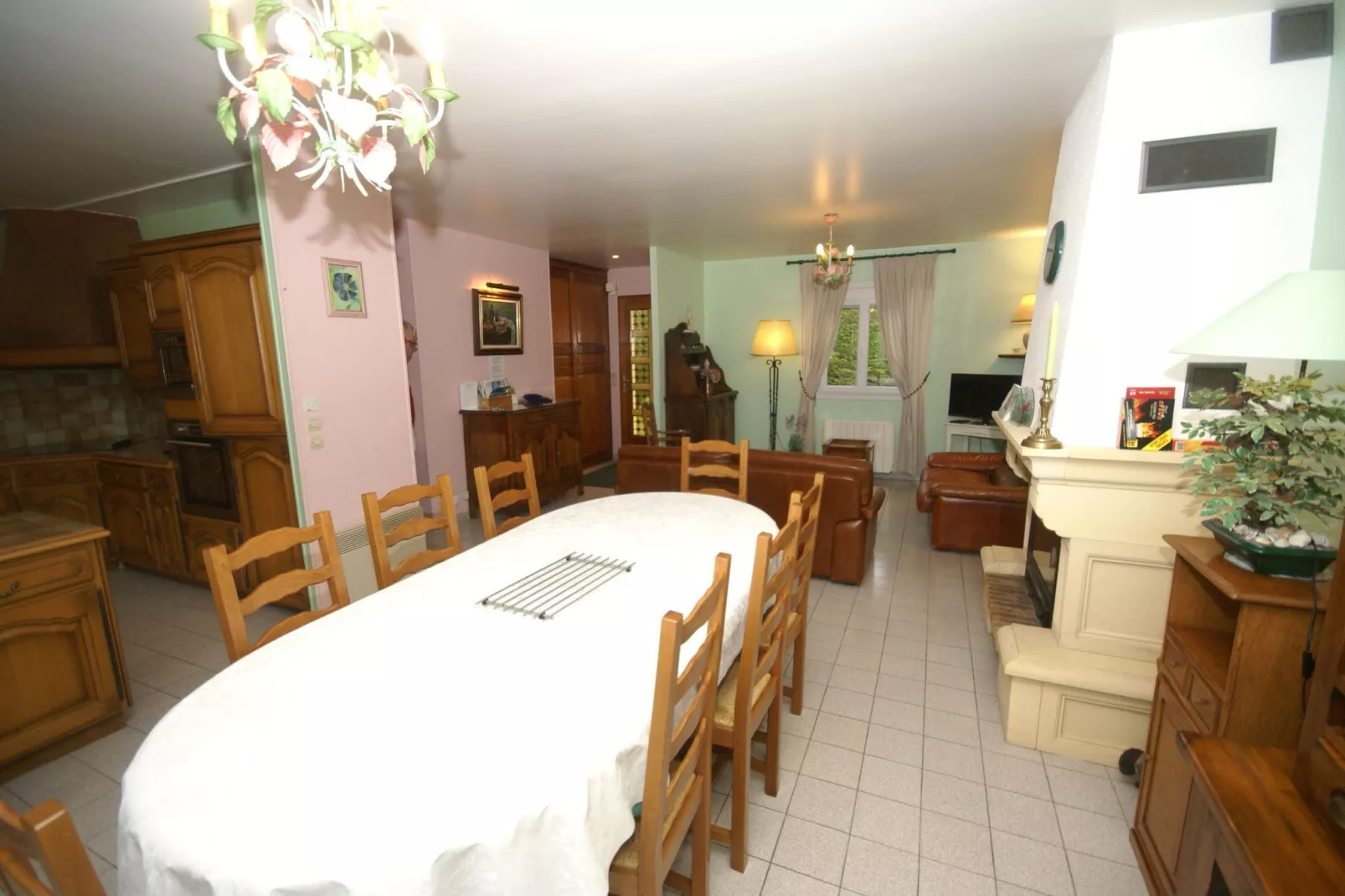 Les Mouettes-Dining room
