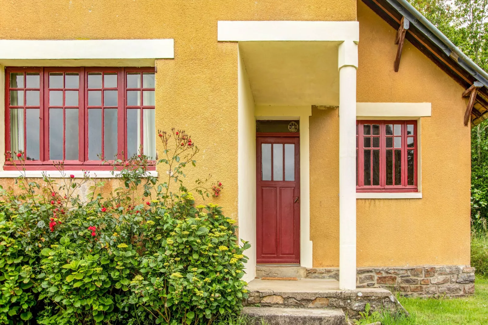 Holiday home in Portbail-sur-Mer with terrace-Exterior summer