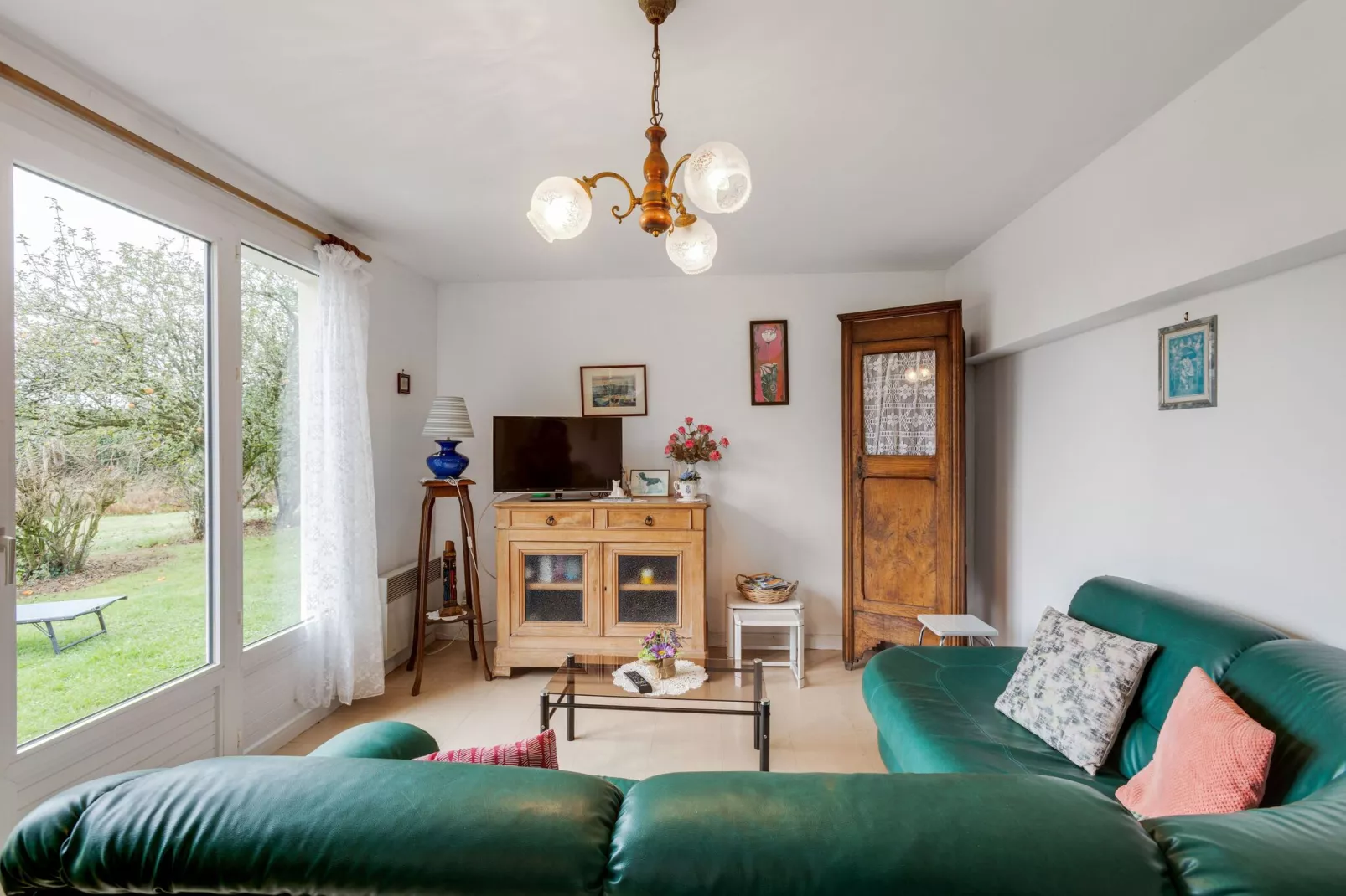 Maison de vacances Priziac-Living room