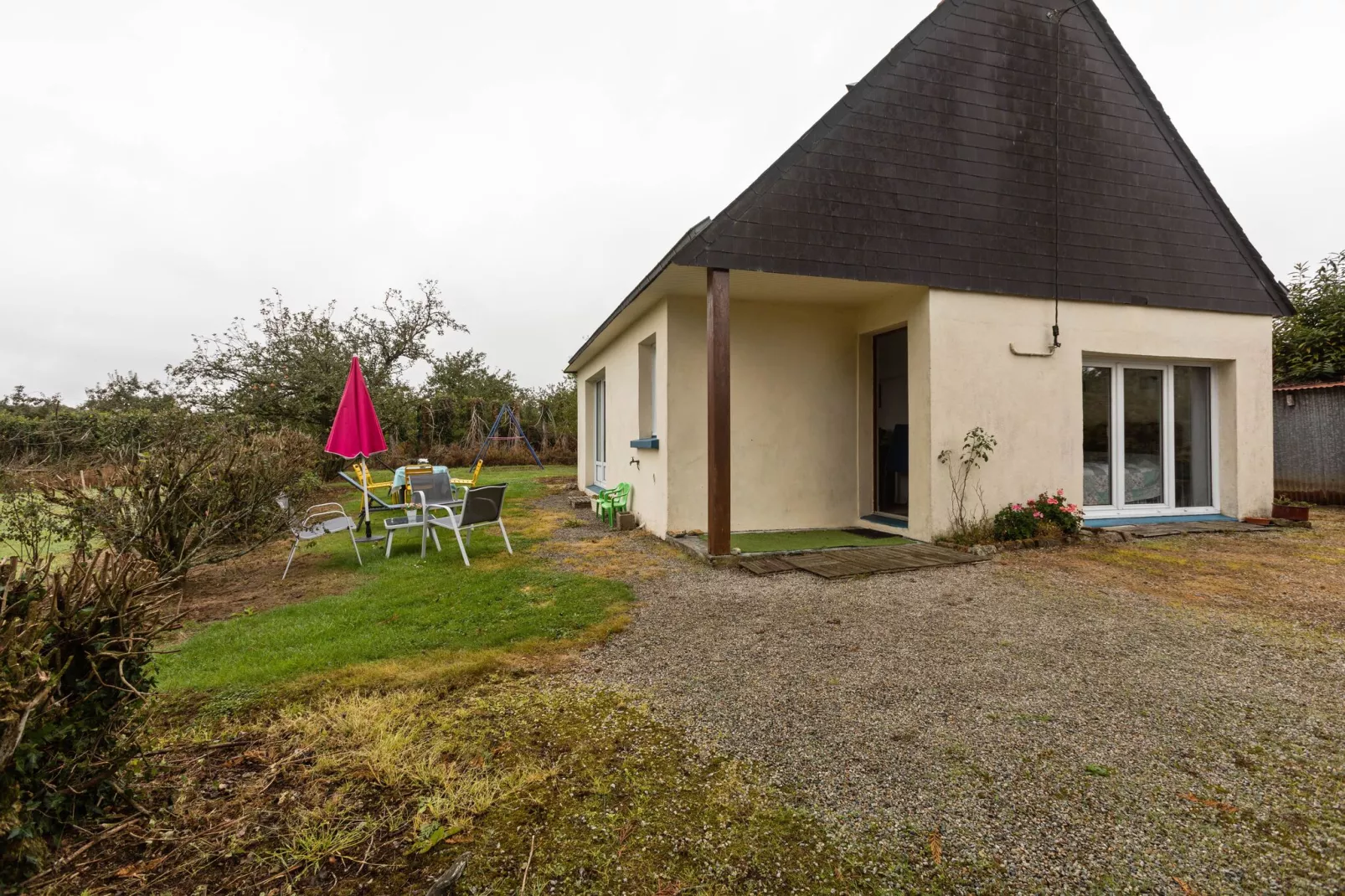 Maison de vacances Priziac-Exterior summer
