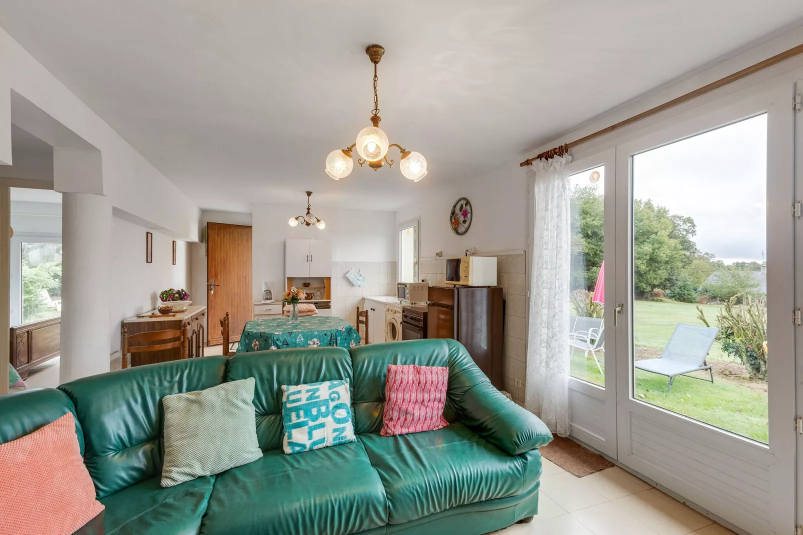 Maison de vacances Priziac-Living room