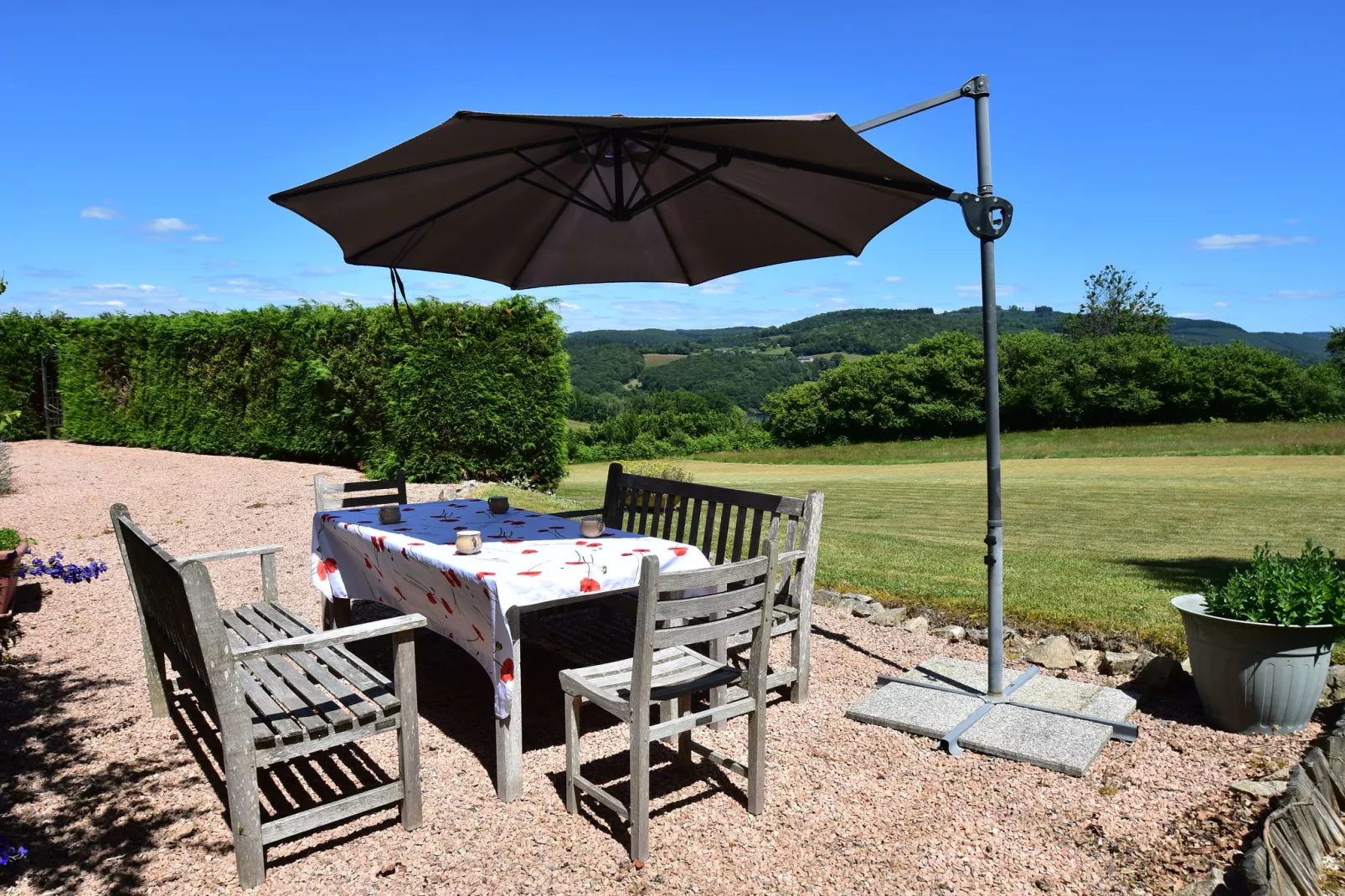 Vue de Pannecière-Terrace balcony