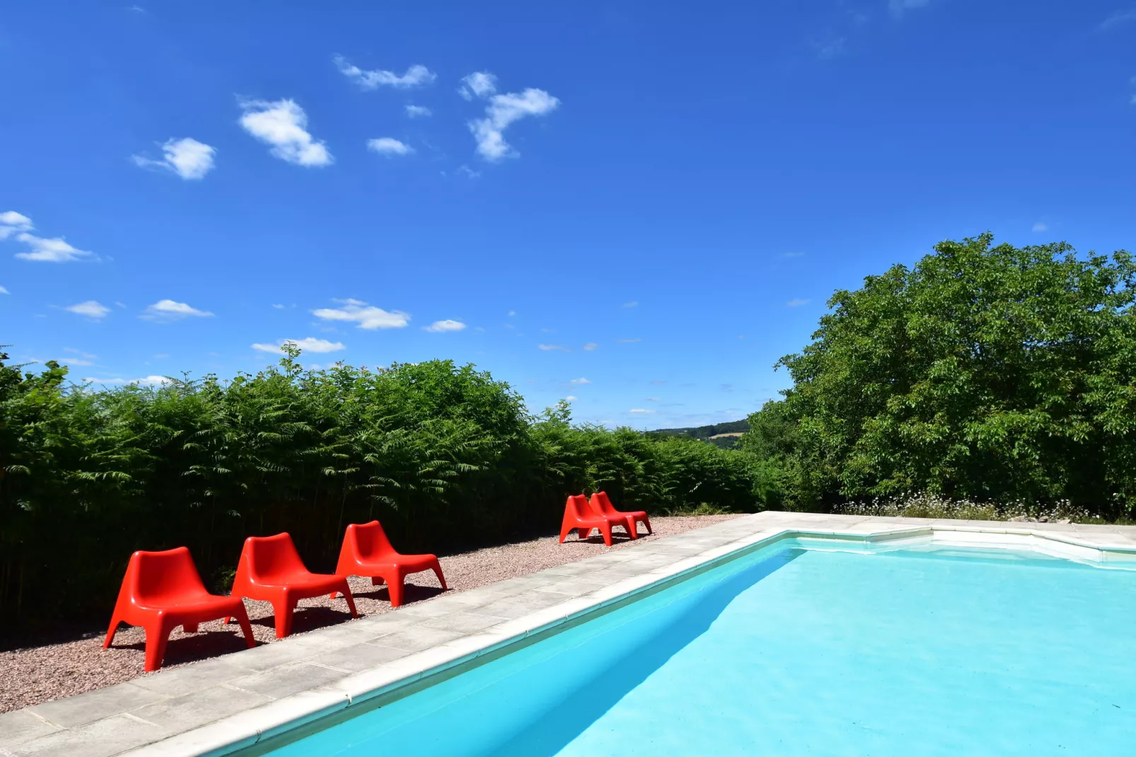 Vue de Pannecière-Pool