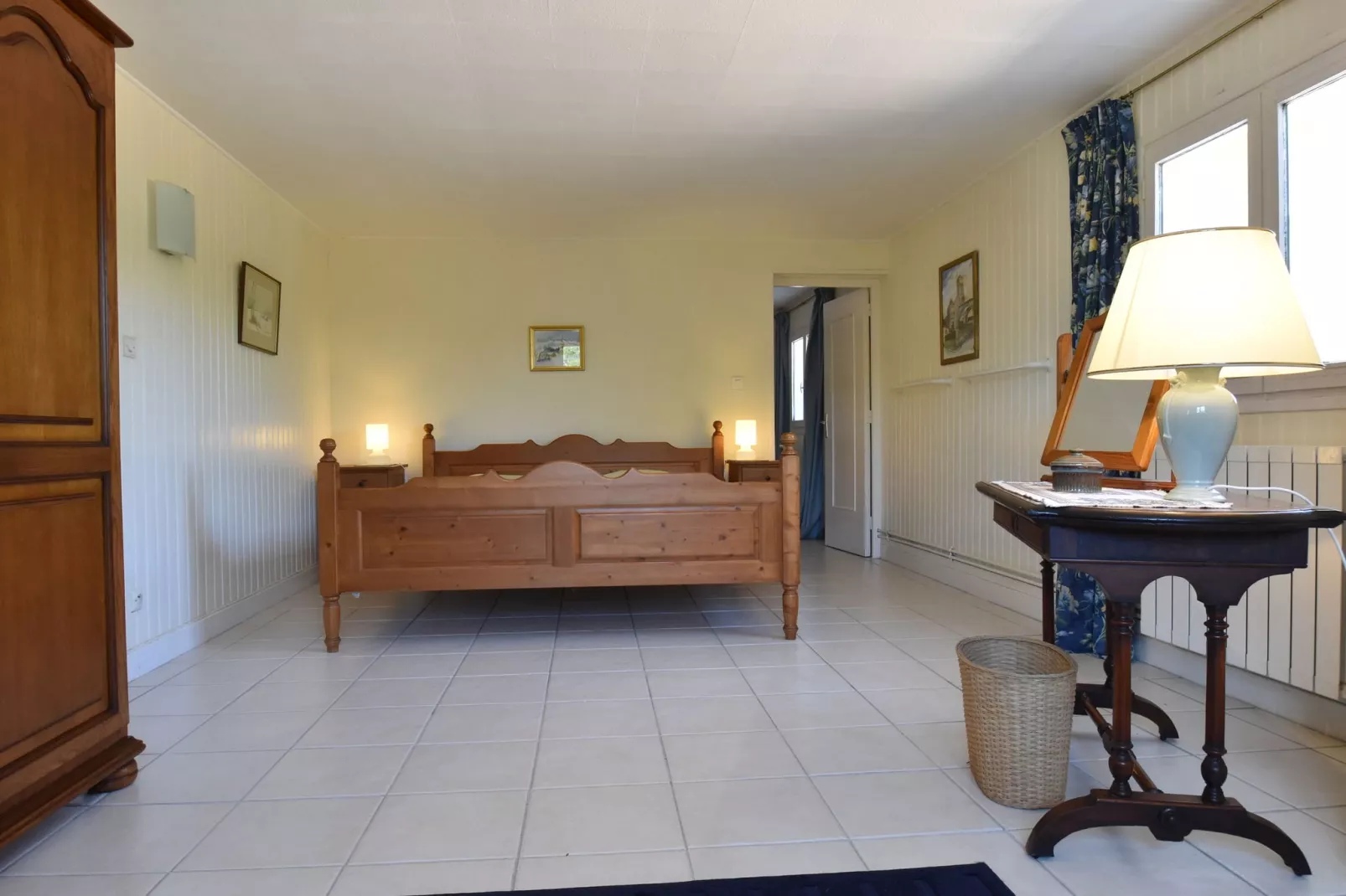 Vue de Pannecière-Bedroom