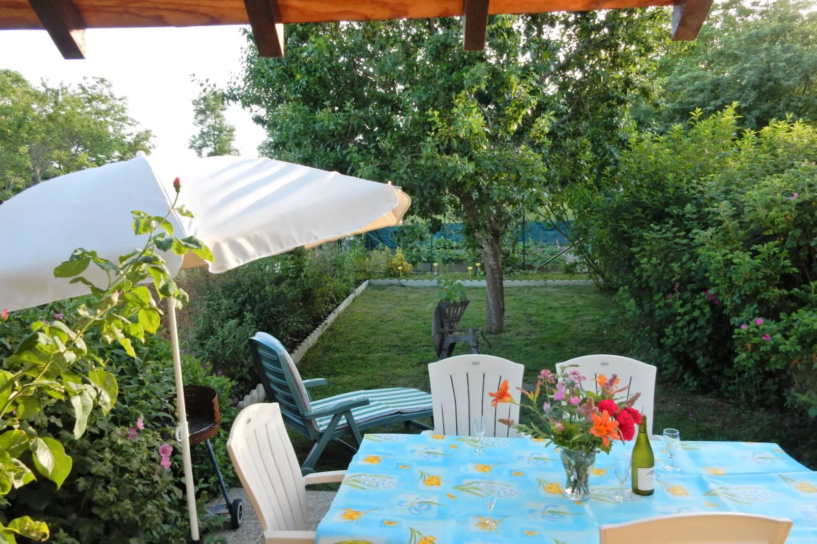 Maison de vacances Vignol-Terrace balcony