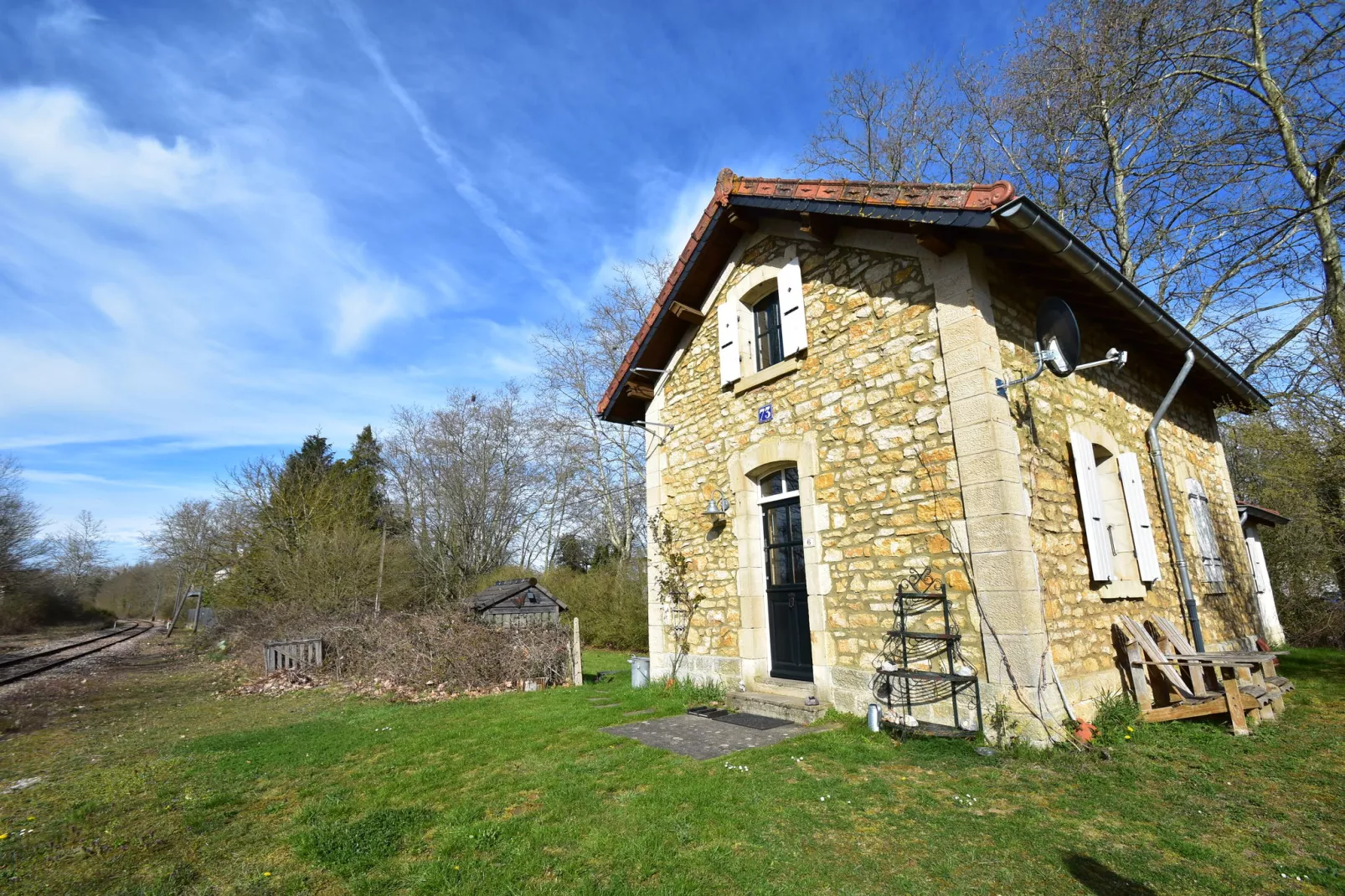 Gite Maison de Garde Barrières-Exterior summer
