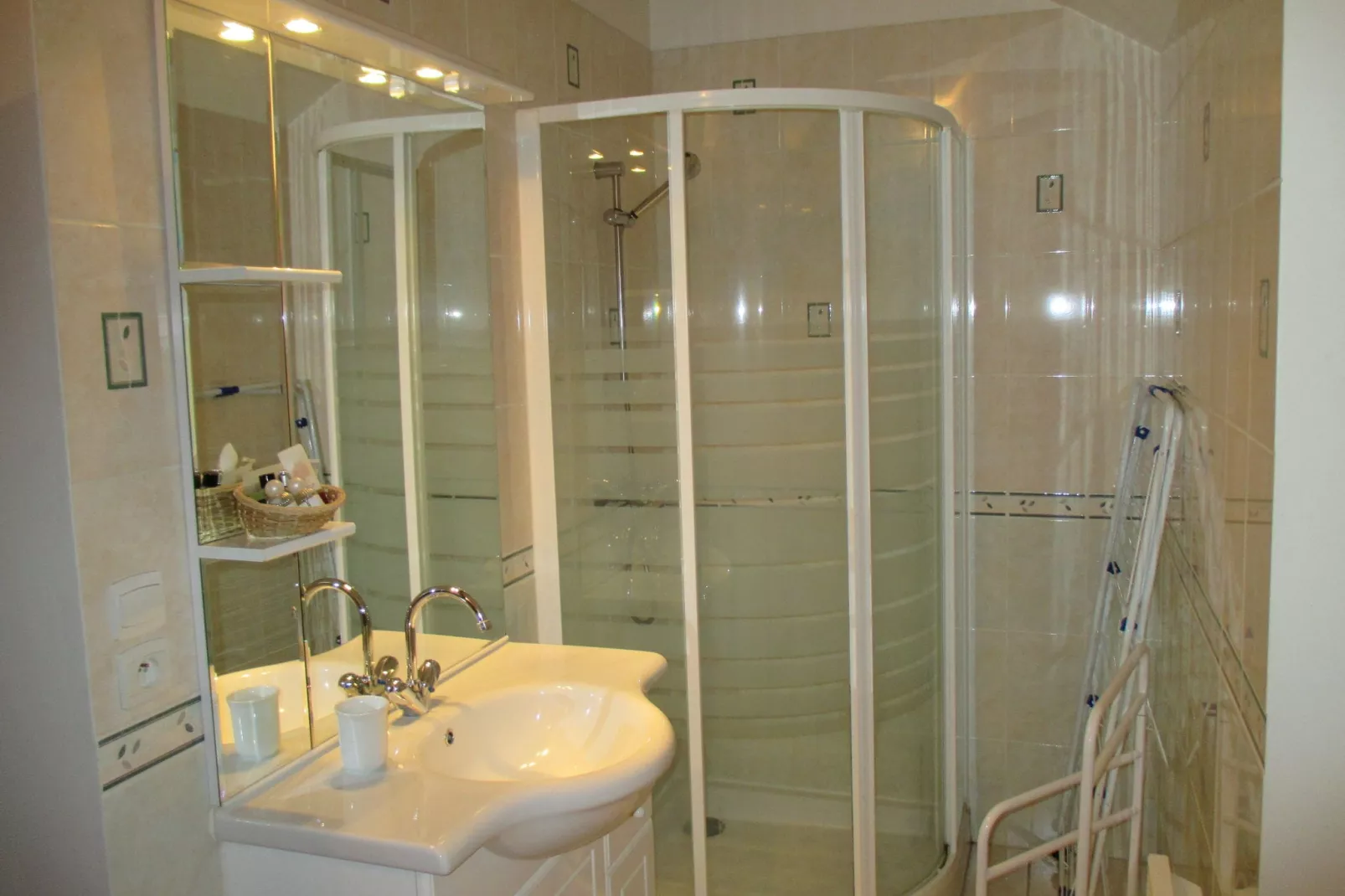 La maison du père Patin-Bathroom
