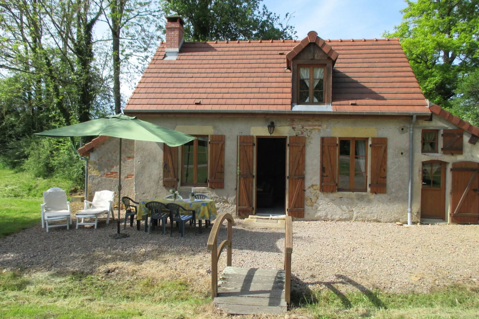 La maison du père Patin-Exterior summer