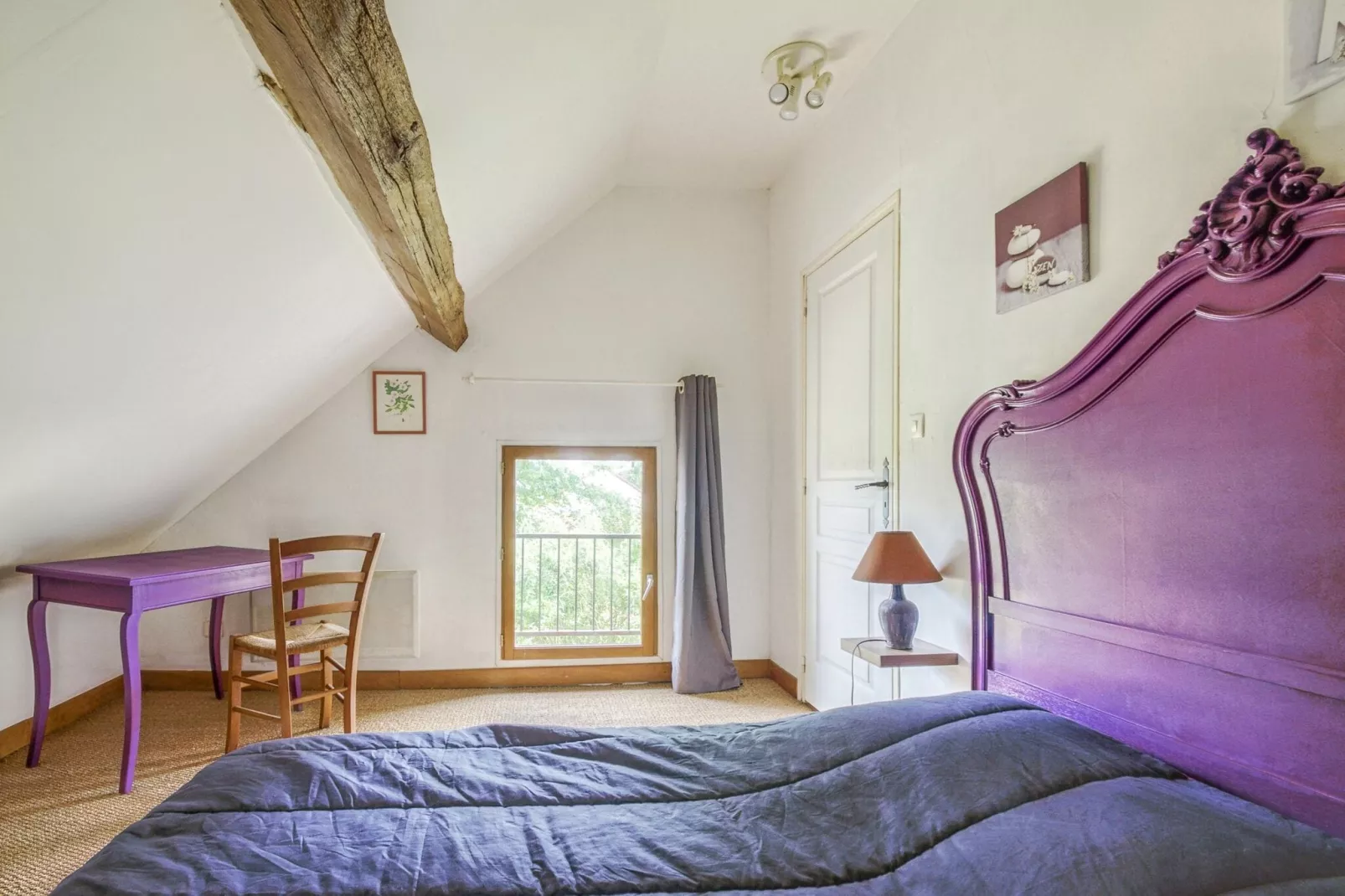 Les Volets Rouges-Bedroom