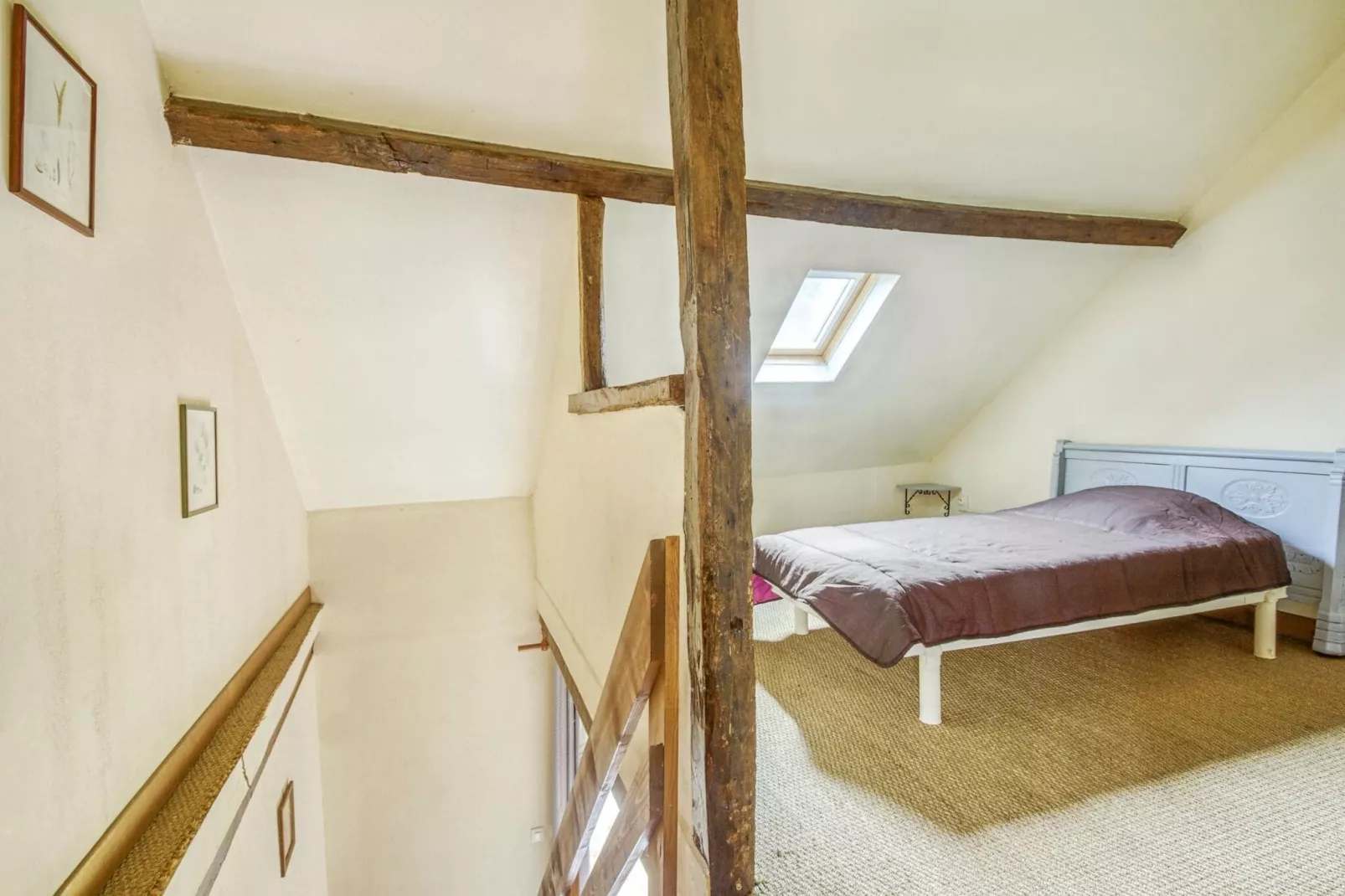 Les Volets Rouges-Bedroom