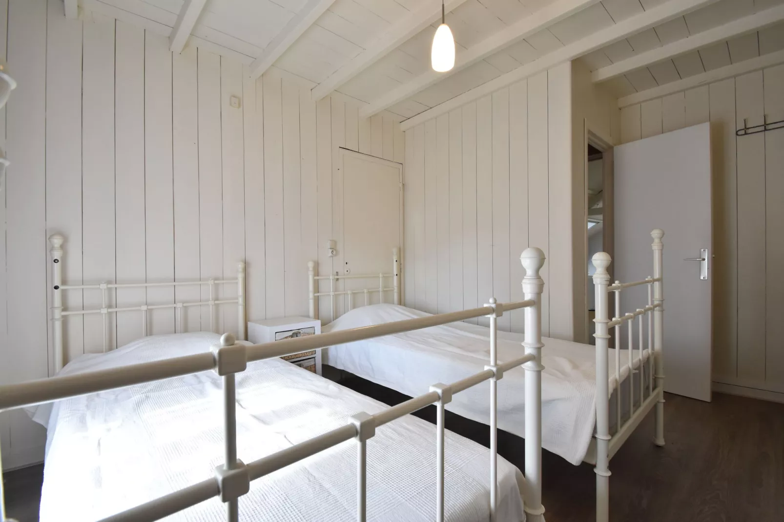 Villa Piscine Bourgogne 10 pers-Bedroom