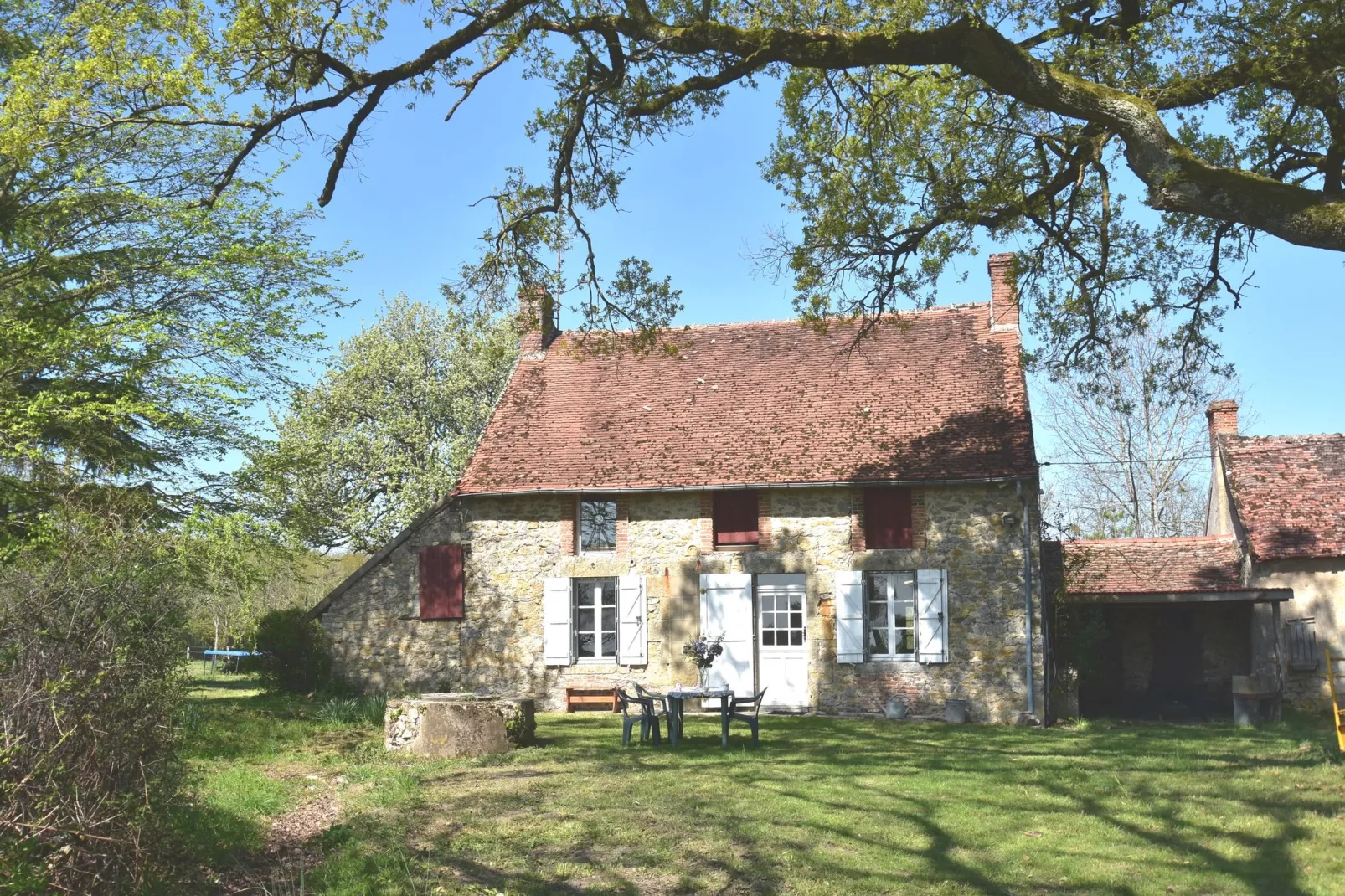 Gite 7 pers Decize-Exterior summer