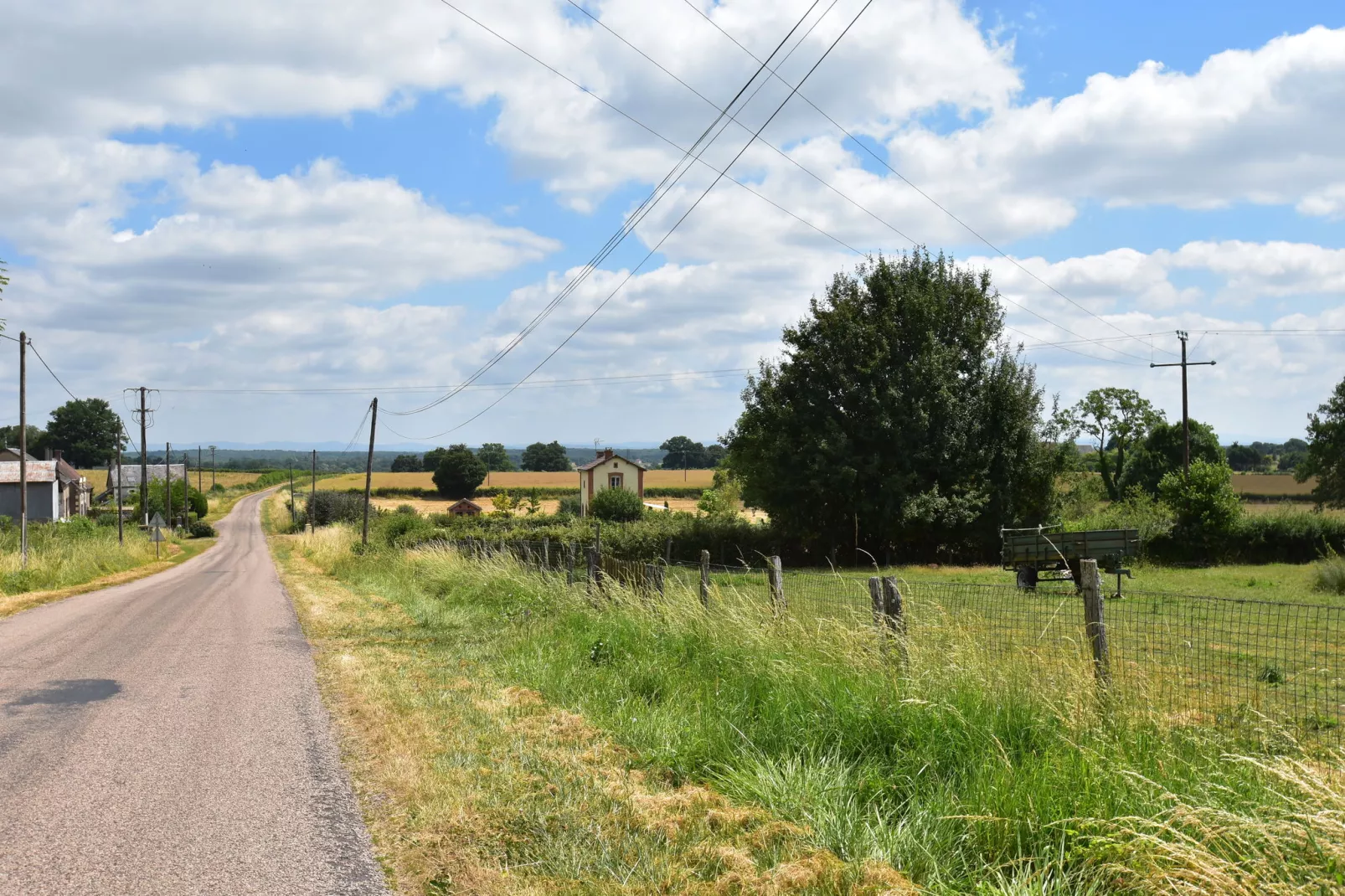 Maison de vacances Crux la Ville-Zones d'été à 1 km