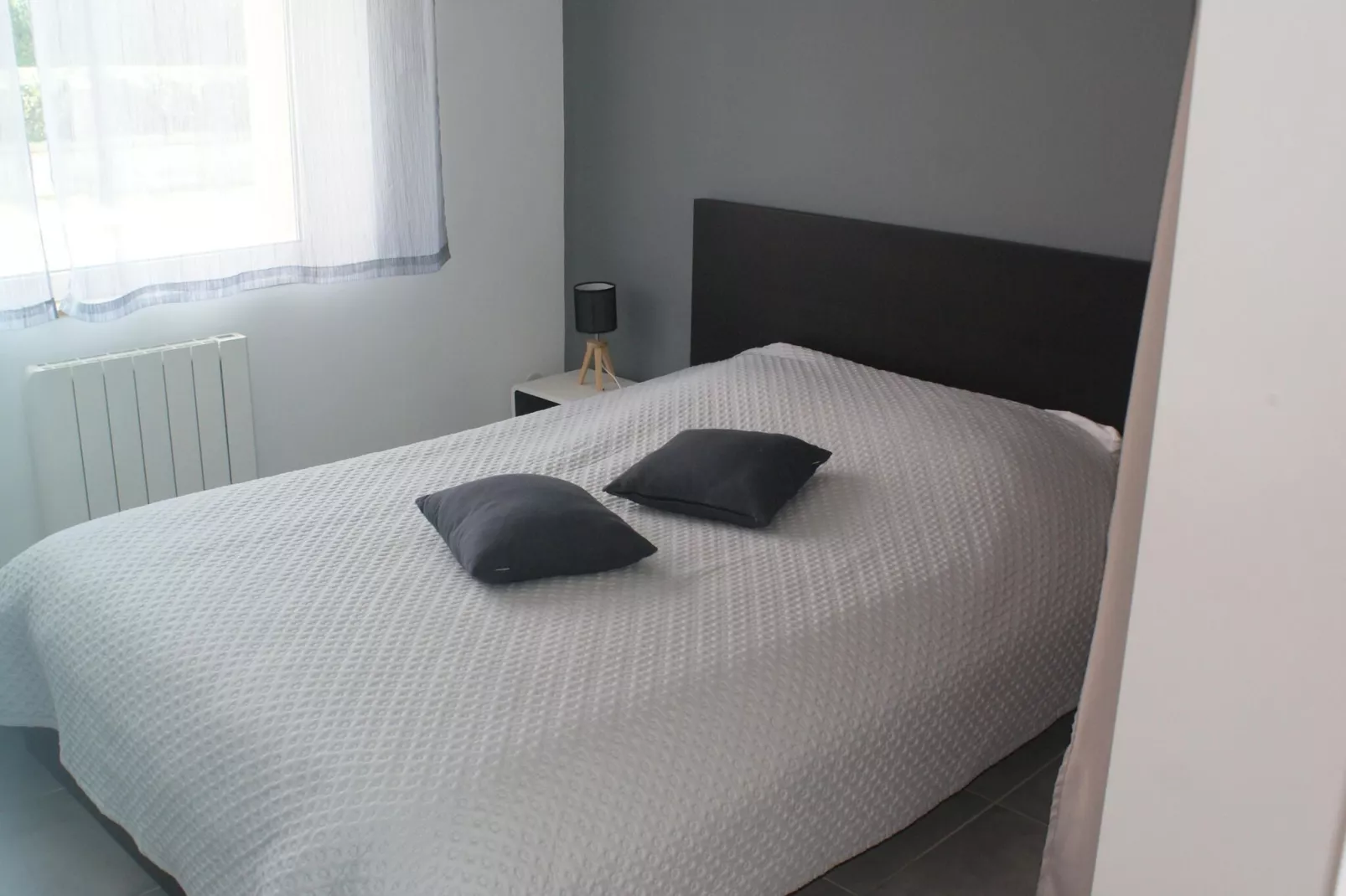 White Cliffs-Bedroom