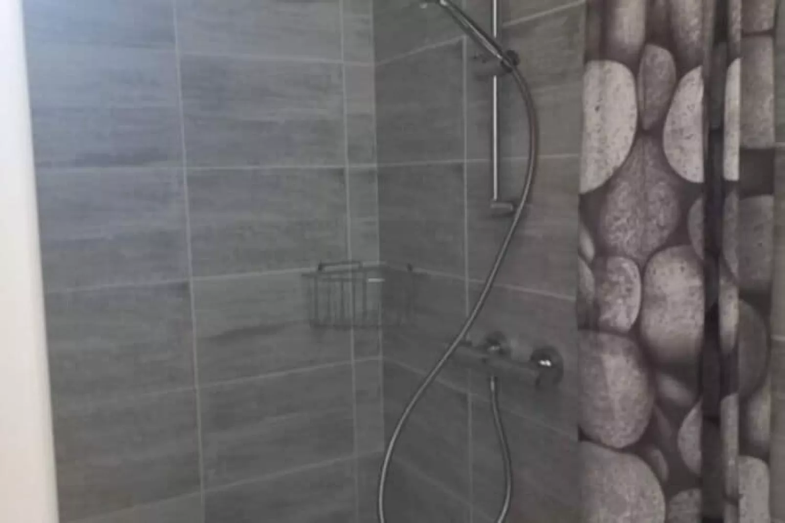 Entre le Gers et les Pyrénées VII-Bathroom